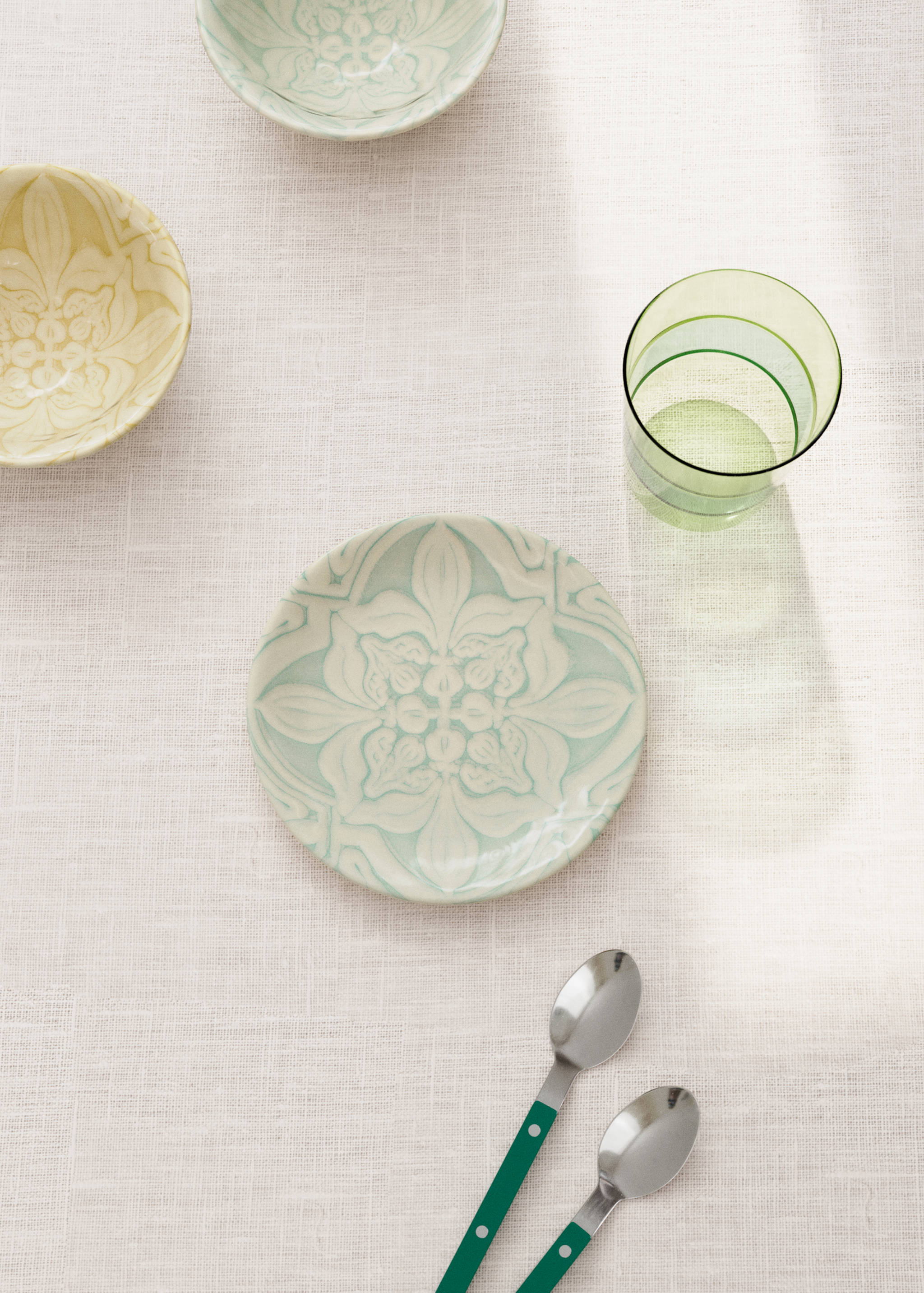 Blumenteller aus Steingut - Allgemeine Ansicht