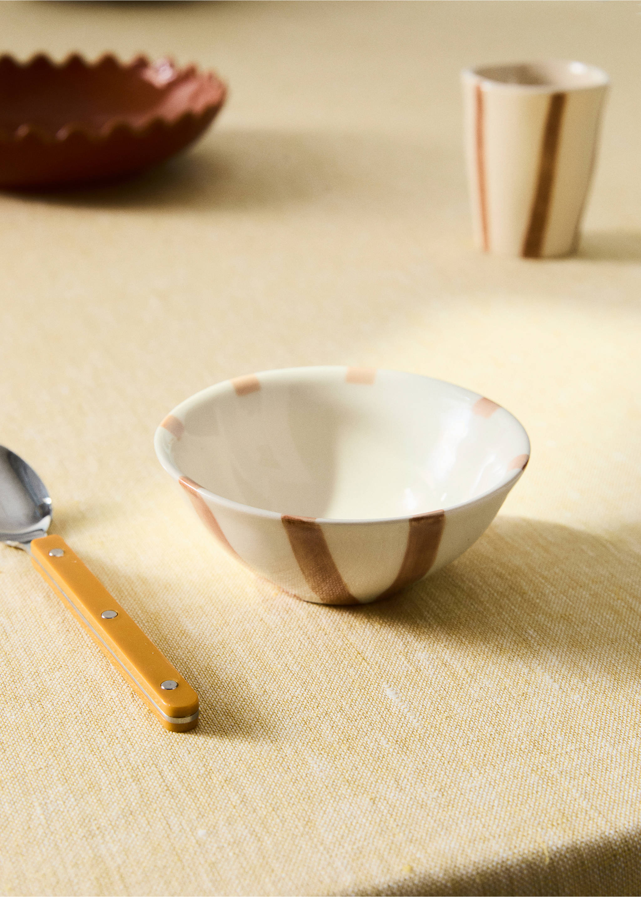 Striped gres bowl - General plane, Vanilla. Ref: 27031525-00.