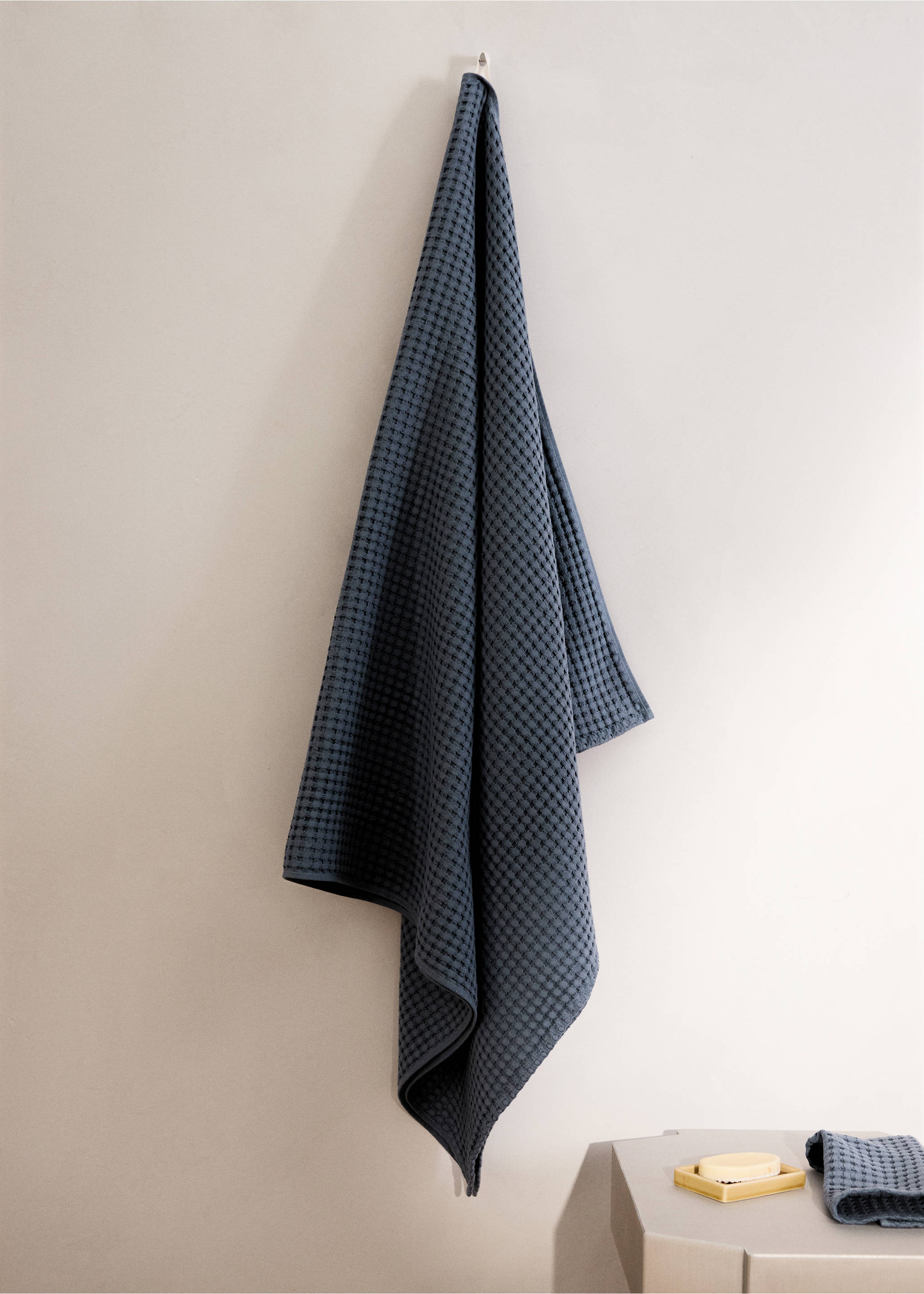 Cotton waffle bath towel - General plane, Indigo Blue. Ref: 27031529-00.