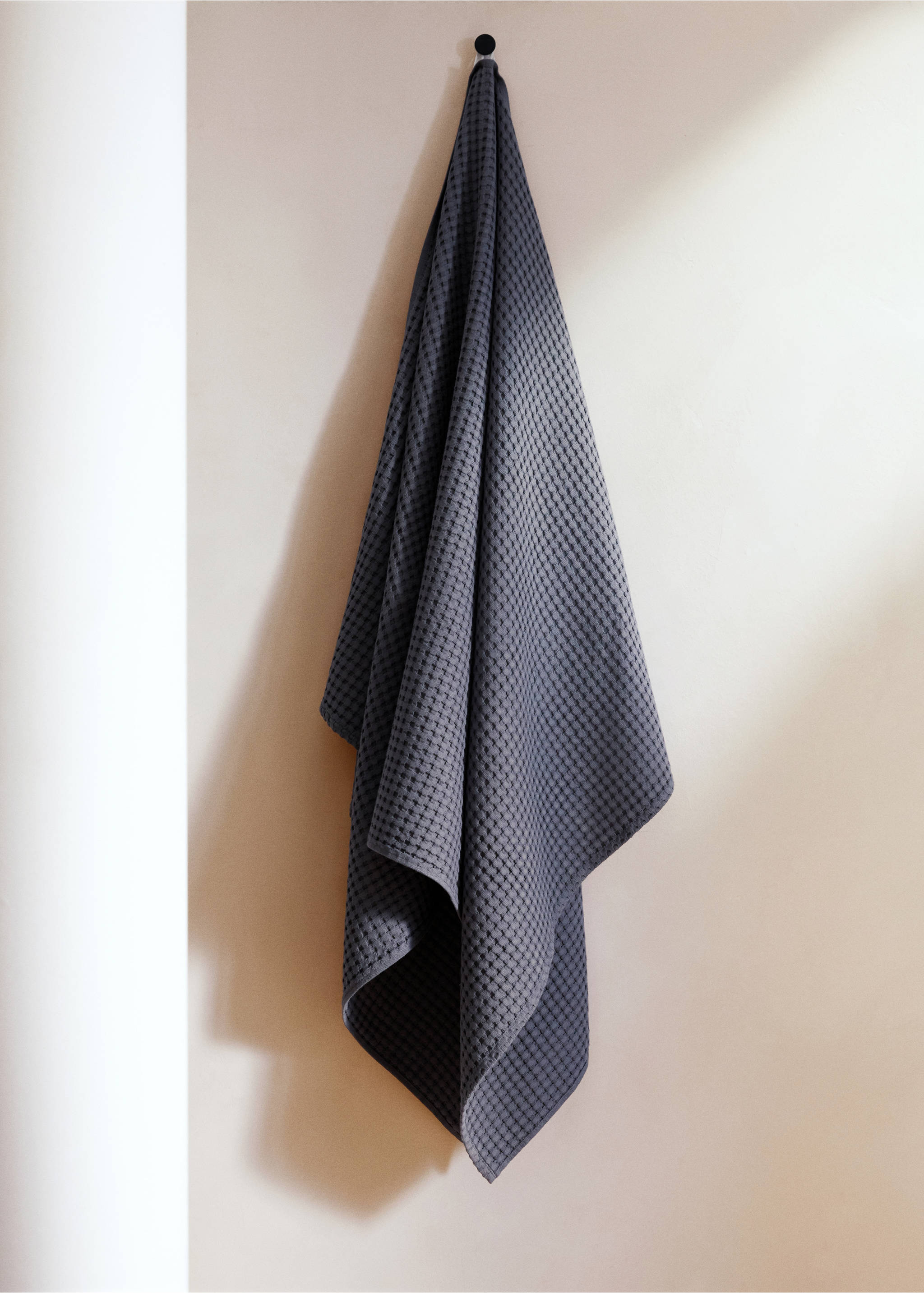 Cotton waffle bath towel - General plane, Dark Grey. Ref: 27031529-00.