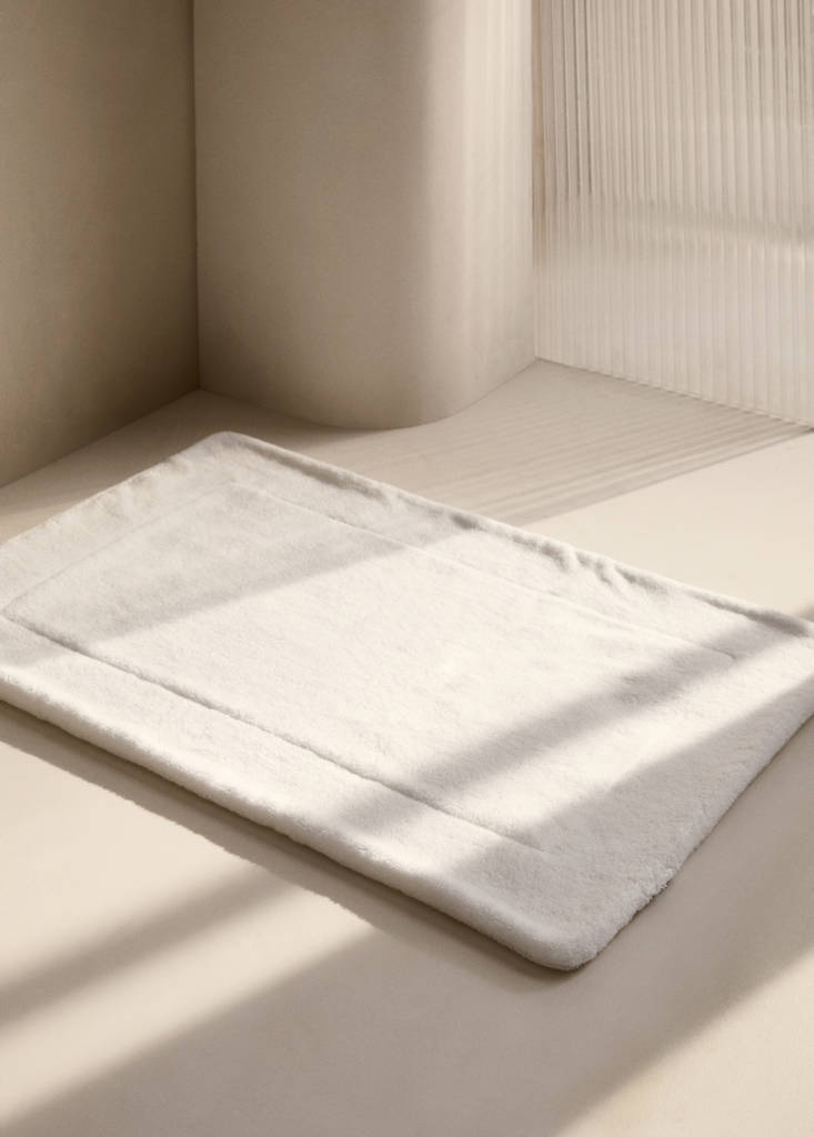 Extra-soft cotton bath mat — White