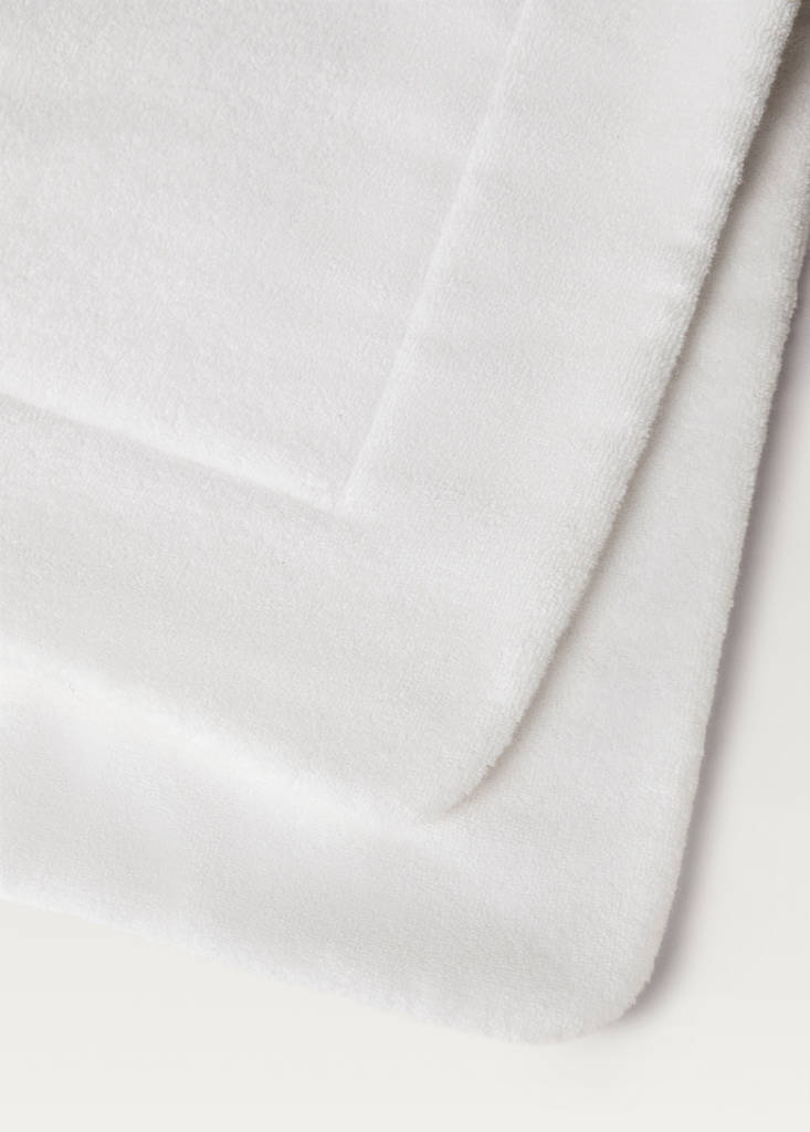 Extra-soft cotton bath mat — White