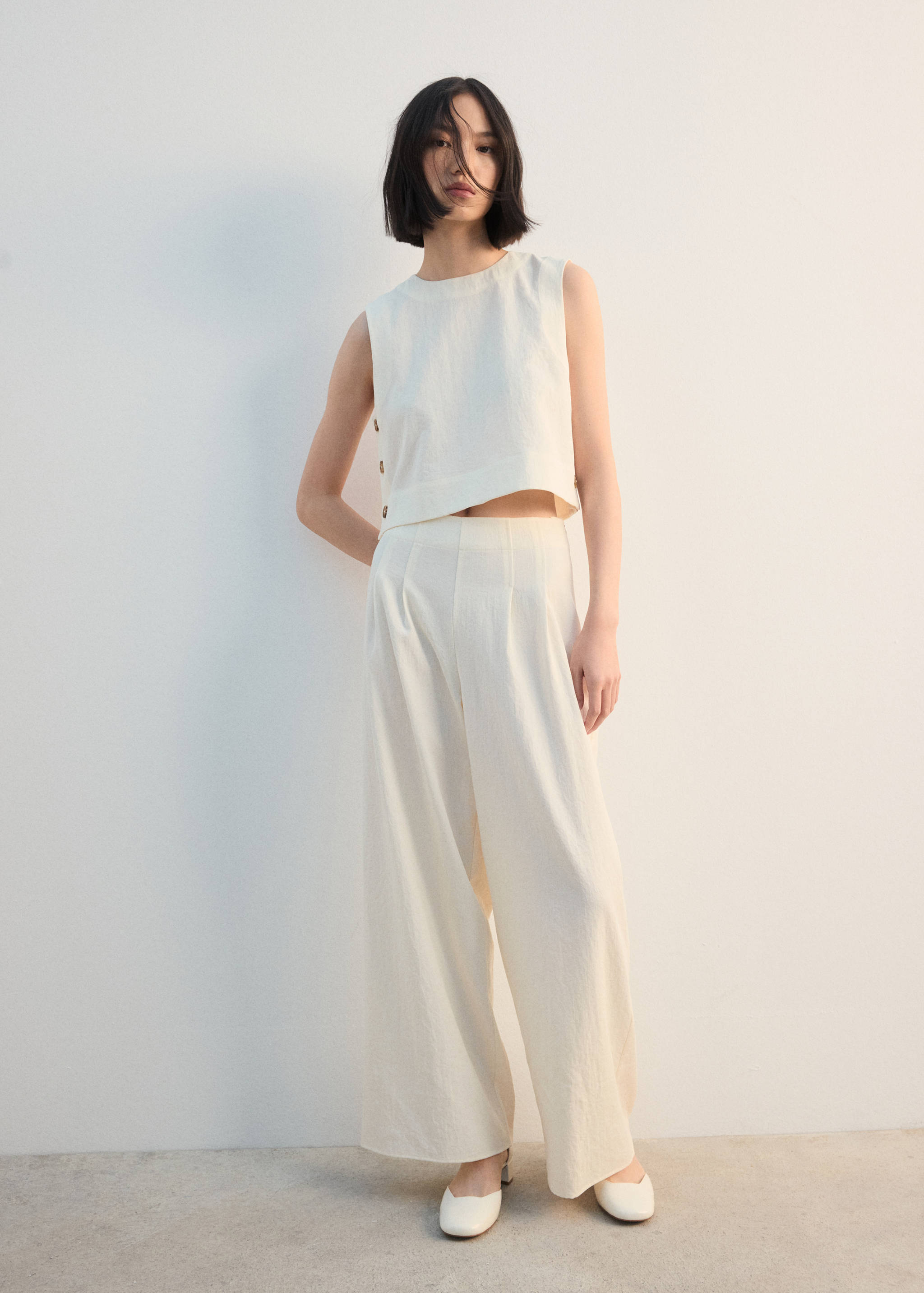 Buttoned crop top - General plane