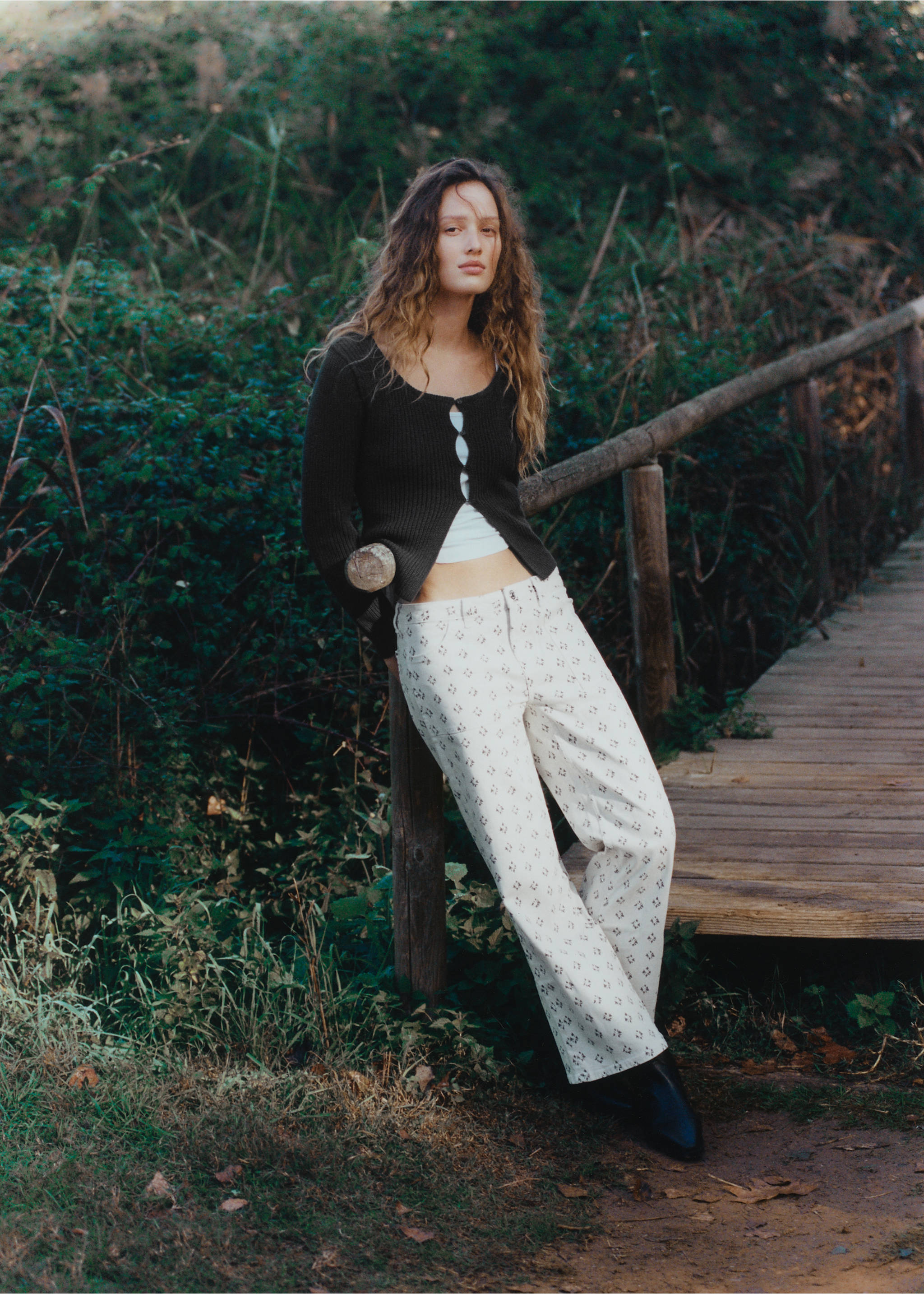 Knitted button cardigan - Details of the article 5, Charcoal. Ref: 27032543-00.