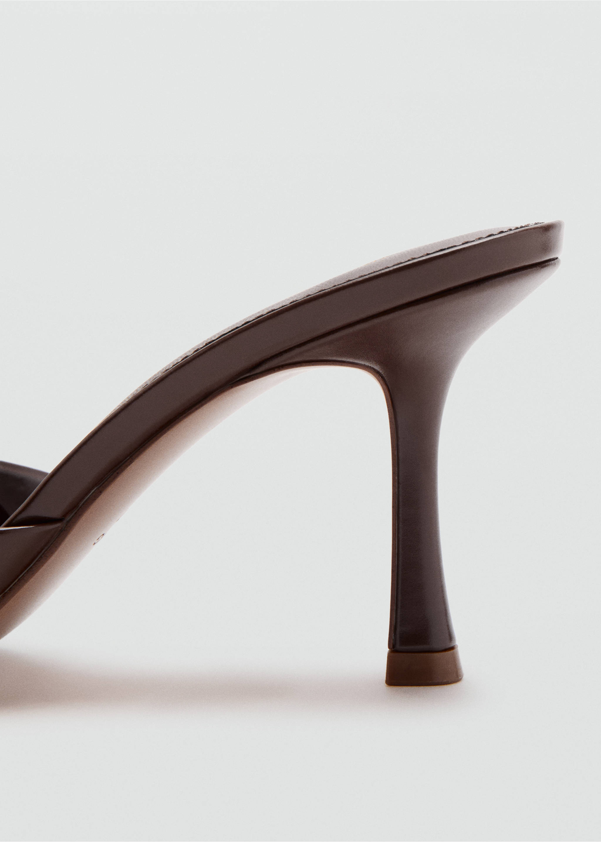 尖头凉鞋 - null, 巧克力色. Ref: 27032546-00.