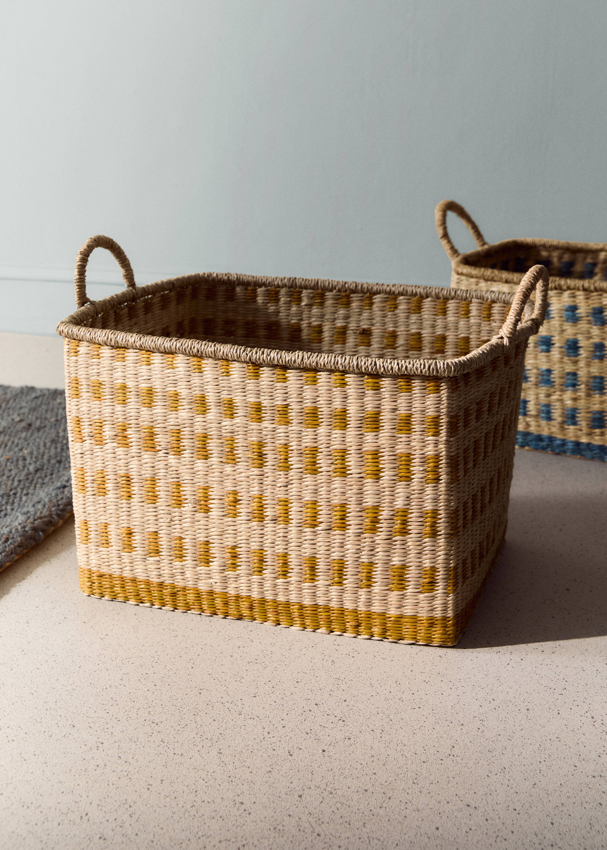 Large printed rectangular basket with large handles - General plane