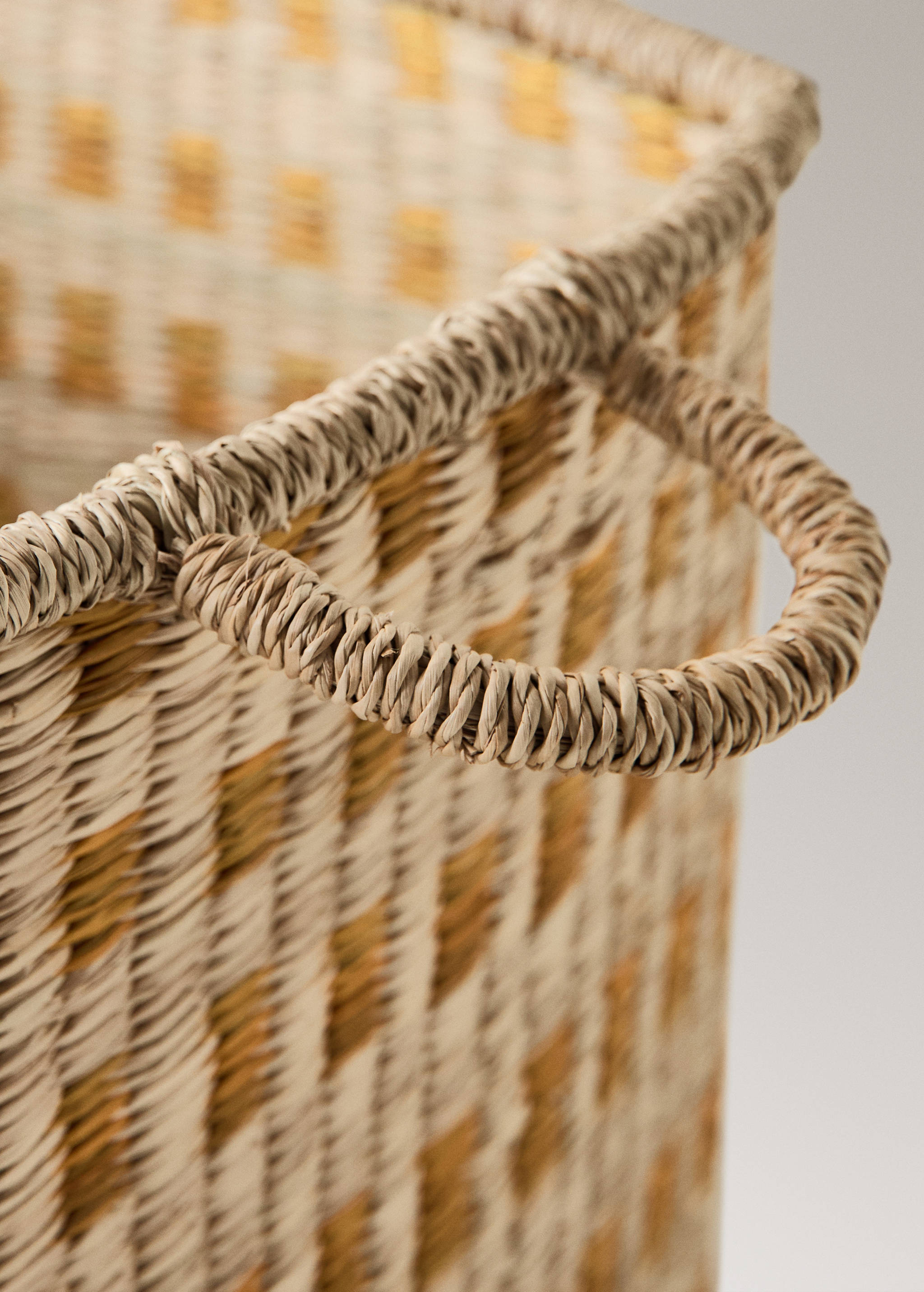 Large printed rectangular basket with large handles - Details of the article 1