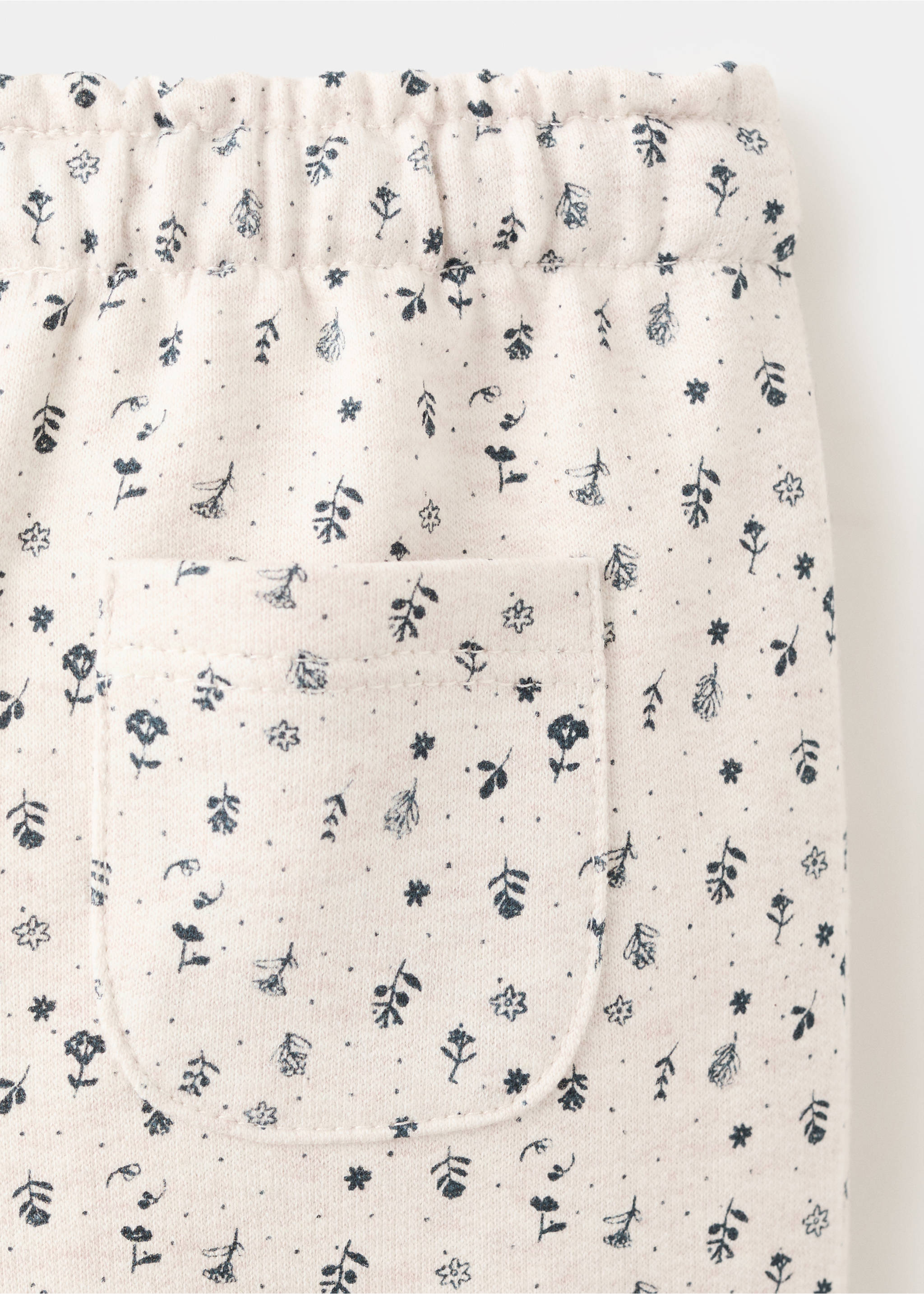 Joggers estampado floral - Detalle del artículo 0, Beige. Ref: 27032900-00.