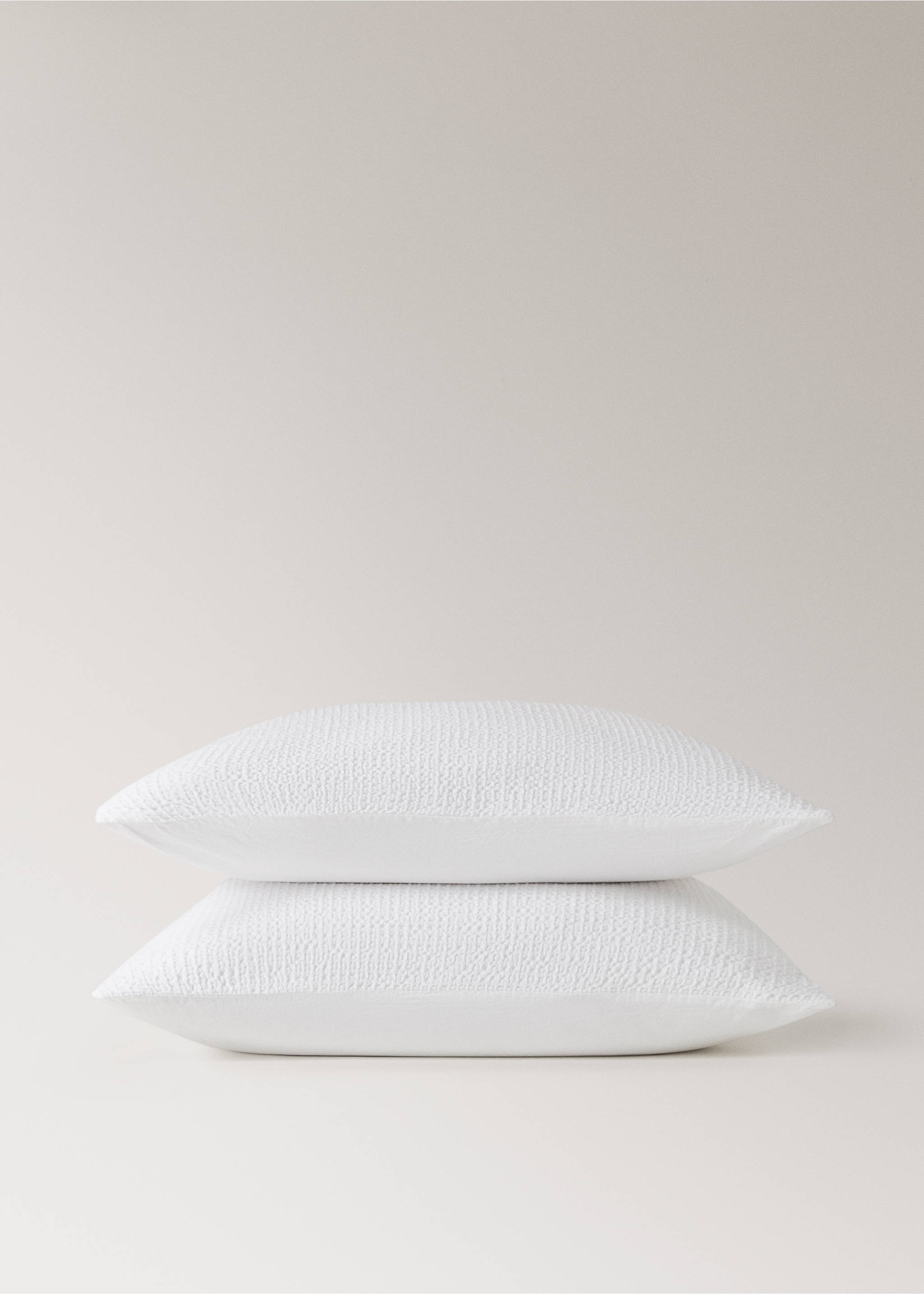 Two cotton waffle percale pillowcases 60x60 cm - Details of the article 1, White. Ref: 27032907-00.