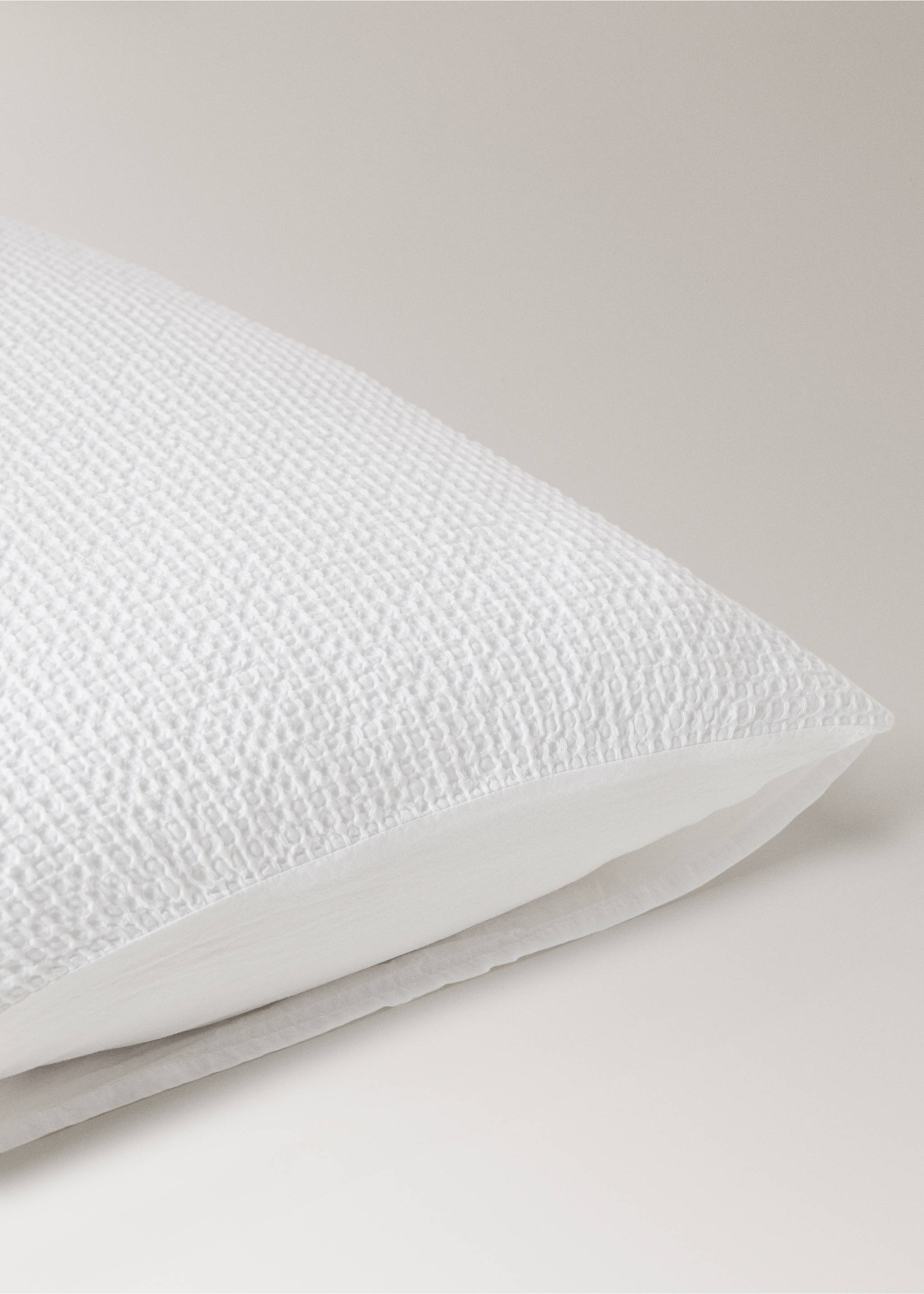 Two cotton waffle percale pillowcases 60x60 cm - Details of the article 2, White. Ref: 27032907-00.