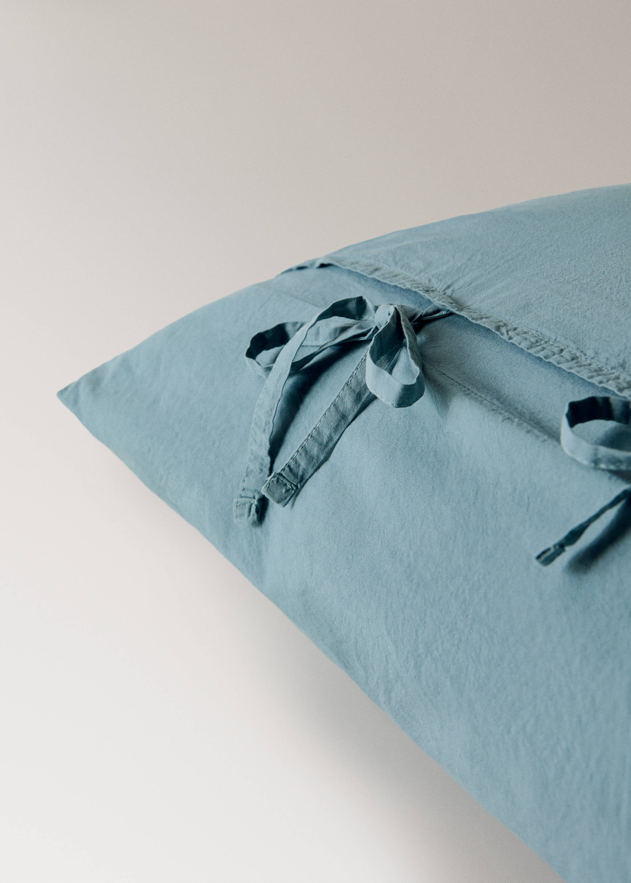 Cotton pillowcase with tie closures 45 x 110 cm - Details of the article 1