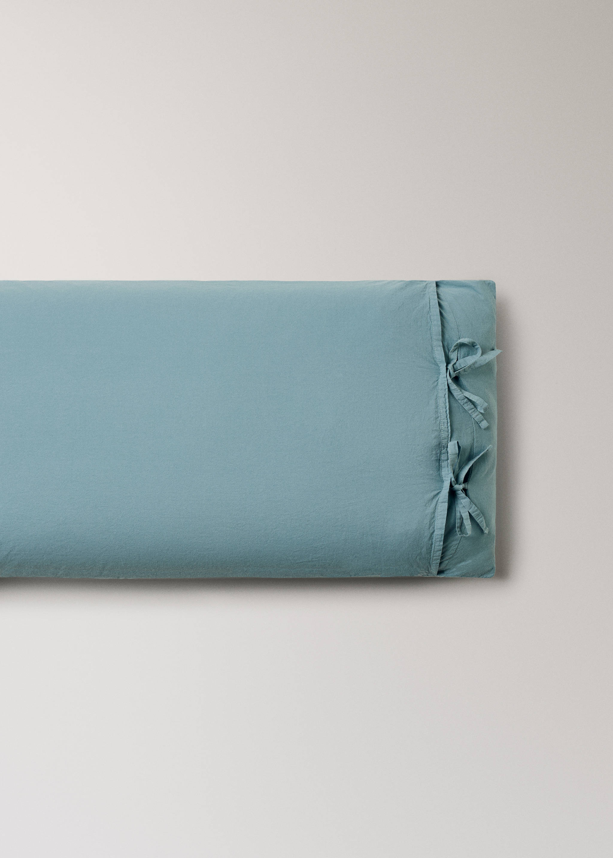 Cotton pillowcase with tie closures 45 x 110 cm - Details of the article 3