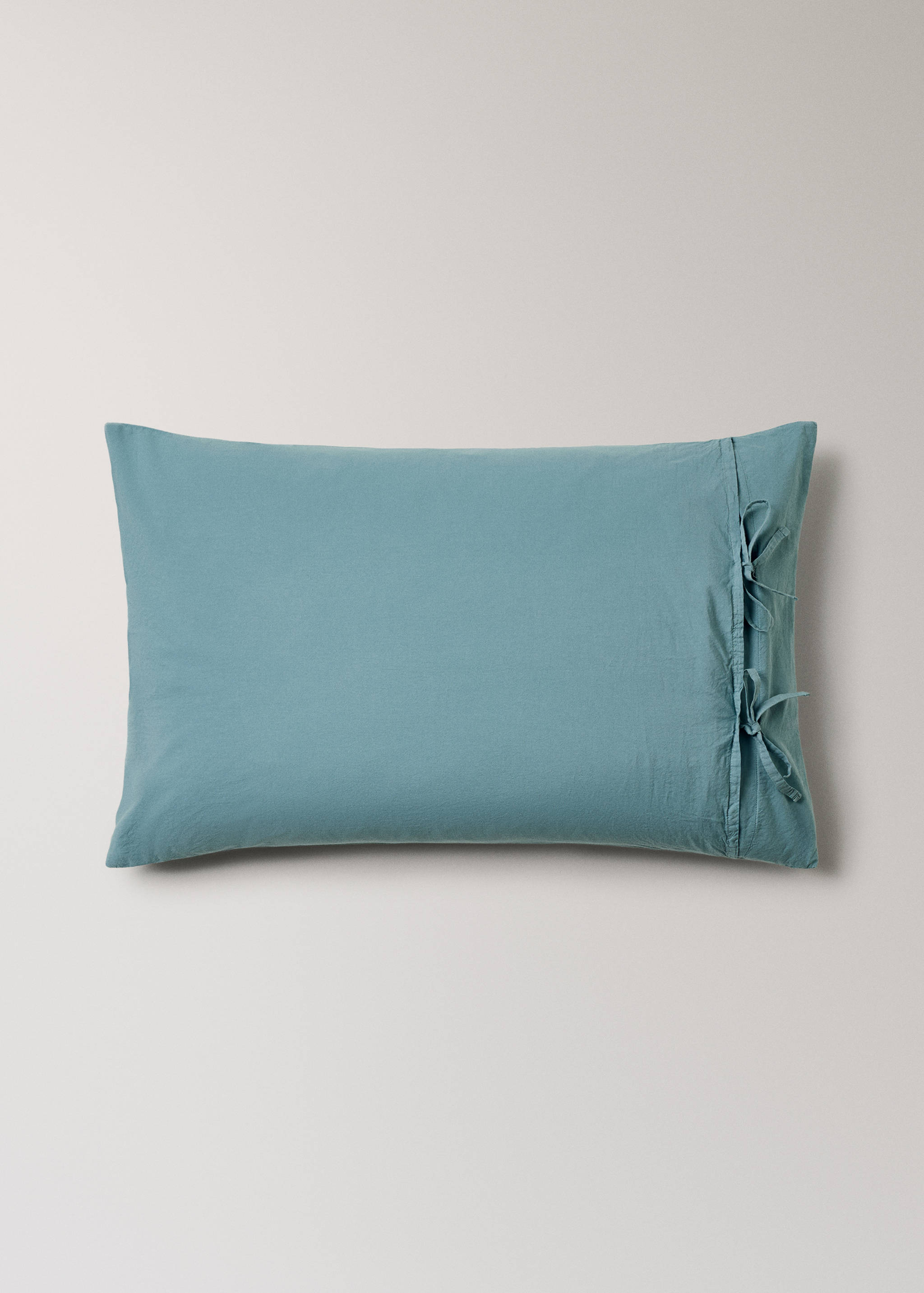 Two cotton pillowcases with tie closures 50x75 cm - Details of the article 4