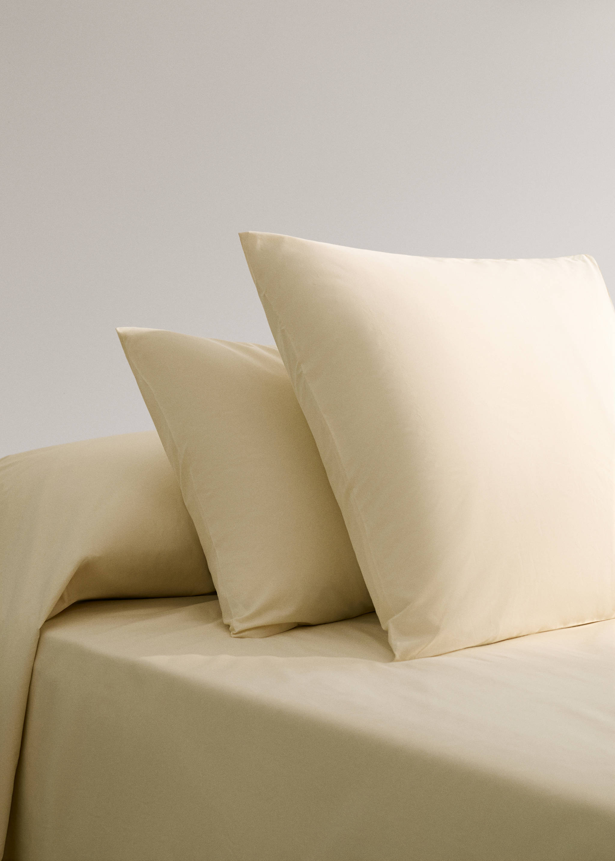 Two cotton percale pillowcases 60x60cm - General plane