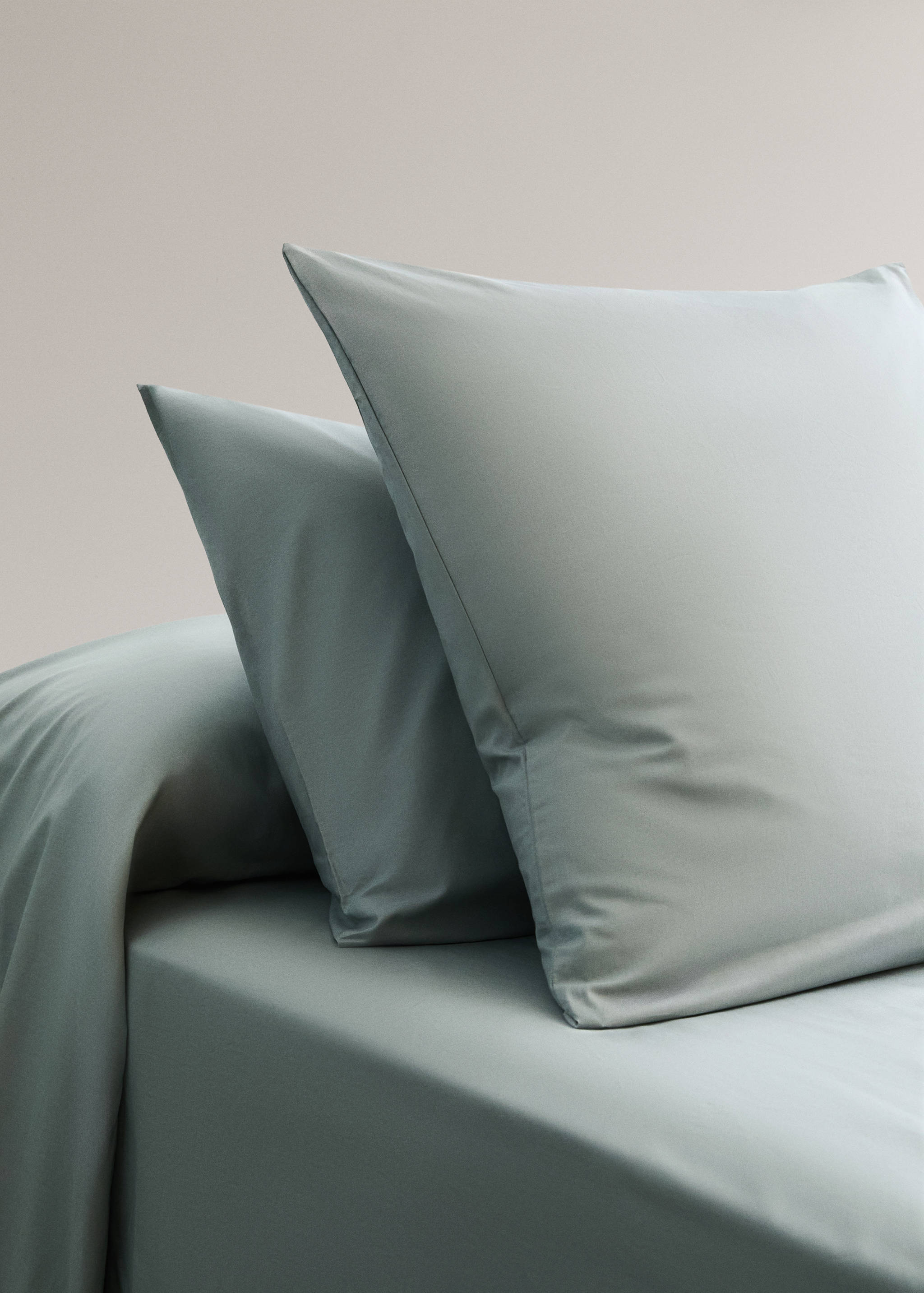 Two cotton percale pillowcases 60x60cm - General plane