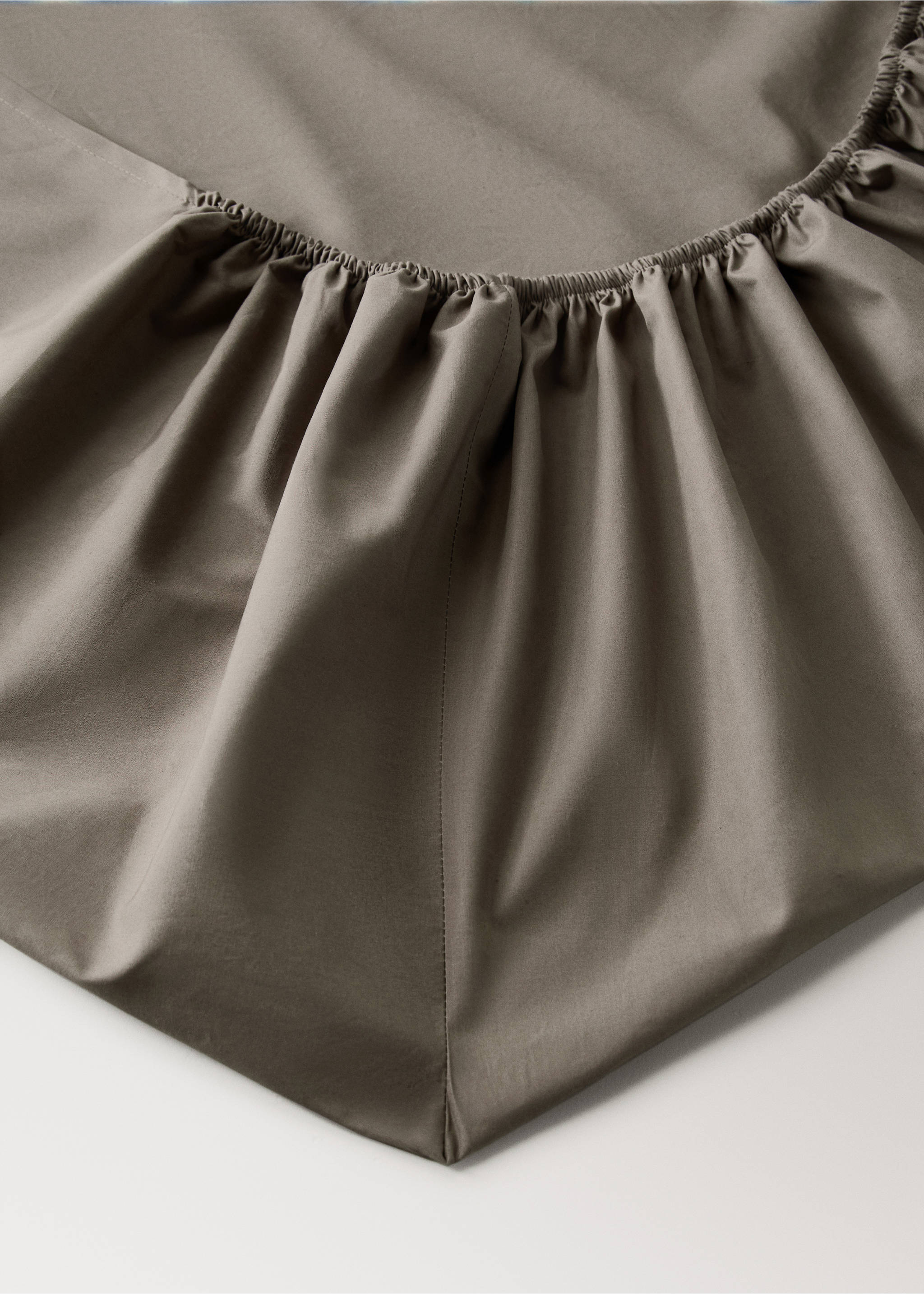 300-thread count percale cotton fitted sheet for 90 cm bed - Details of the article 2, Coffee. Ref: 27032947-00.
