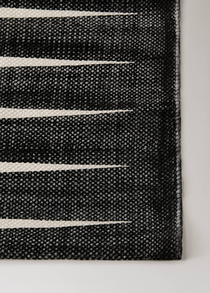 Large geometric print cotton carpet — Black