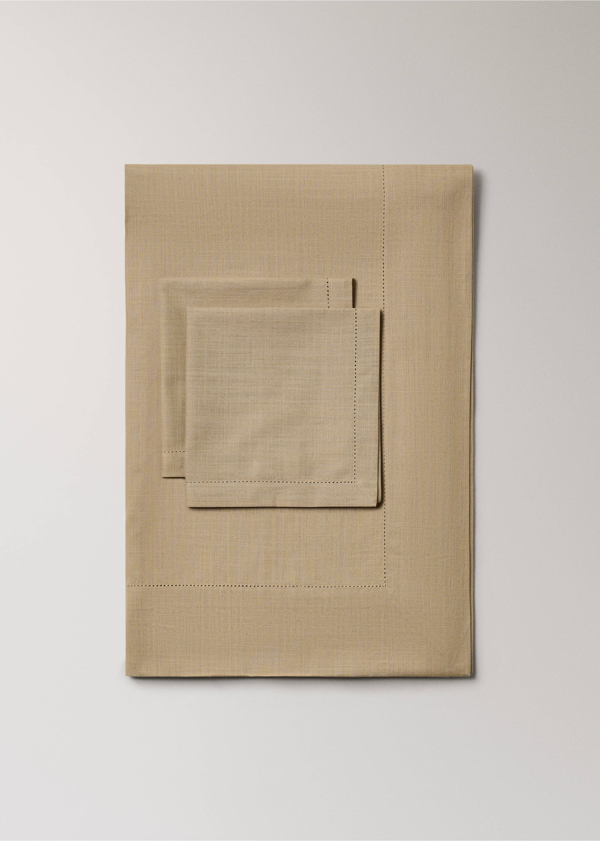 Cotton tablecloth with hemstitch detail for 8 to 10 guests - Details of the article 3, Peach. Ref: 27033279-00.