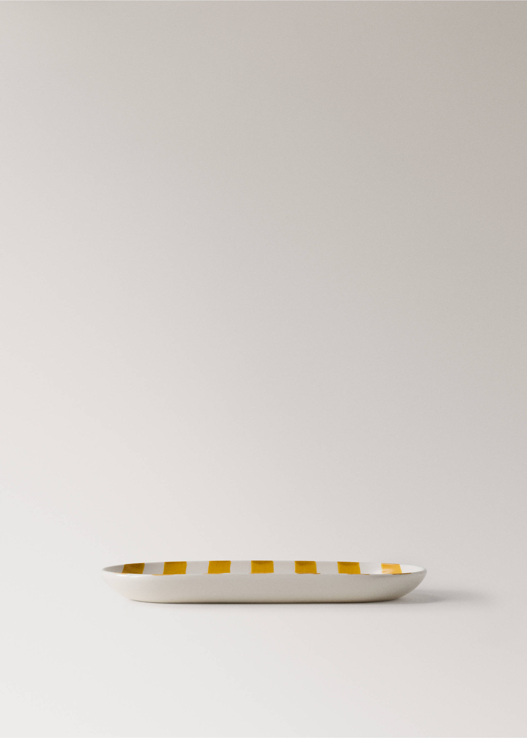 Ceramic bathroom tray with painted stripes - Article without model, Mustard. Ref: 27033282-00.