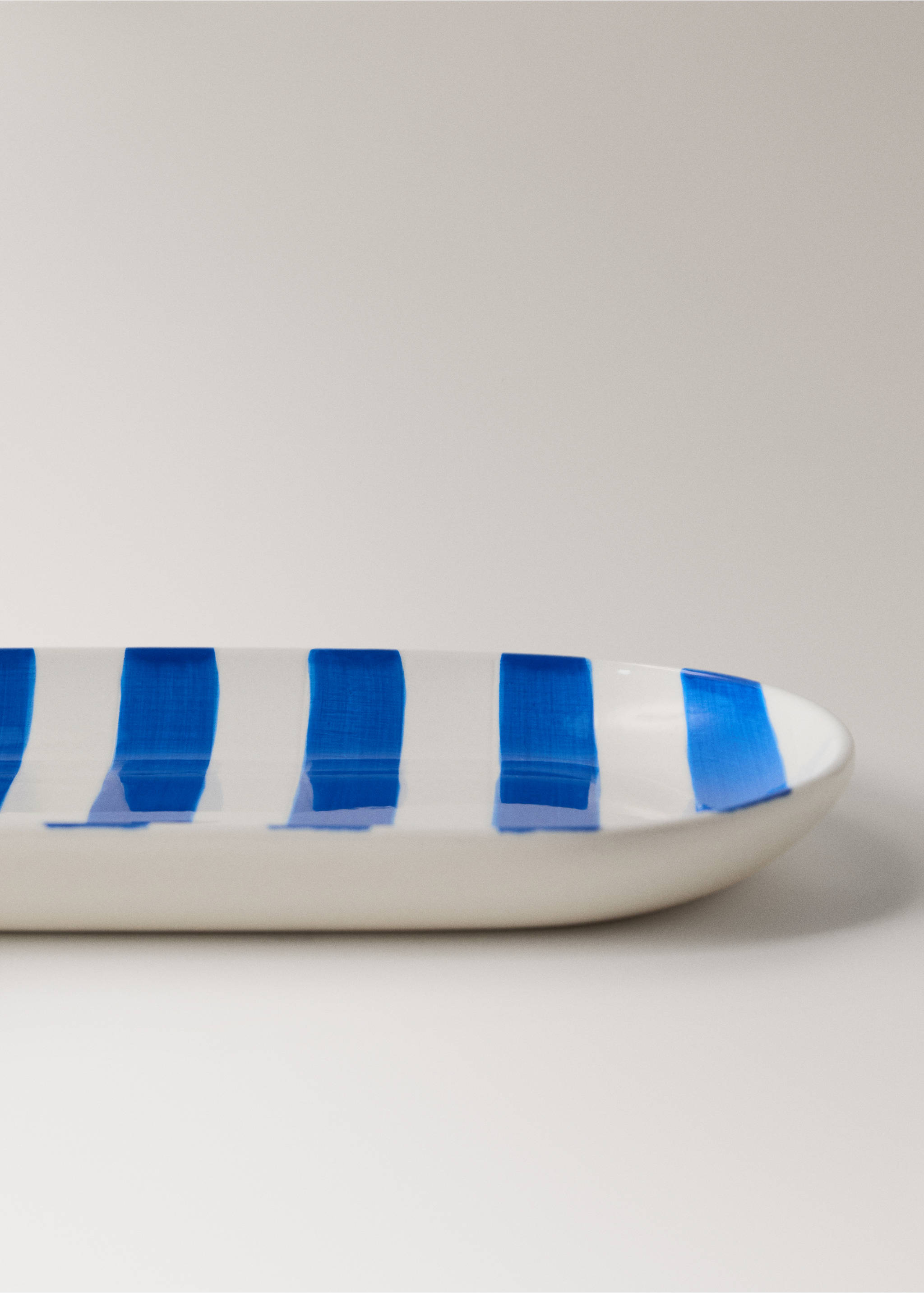 Ceramic bathroom tray with painted stripes - Details of the article 2, Blue. Ref: 27033282-00.