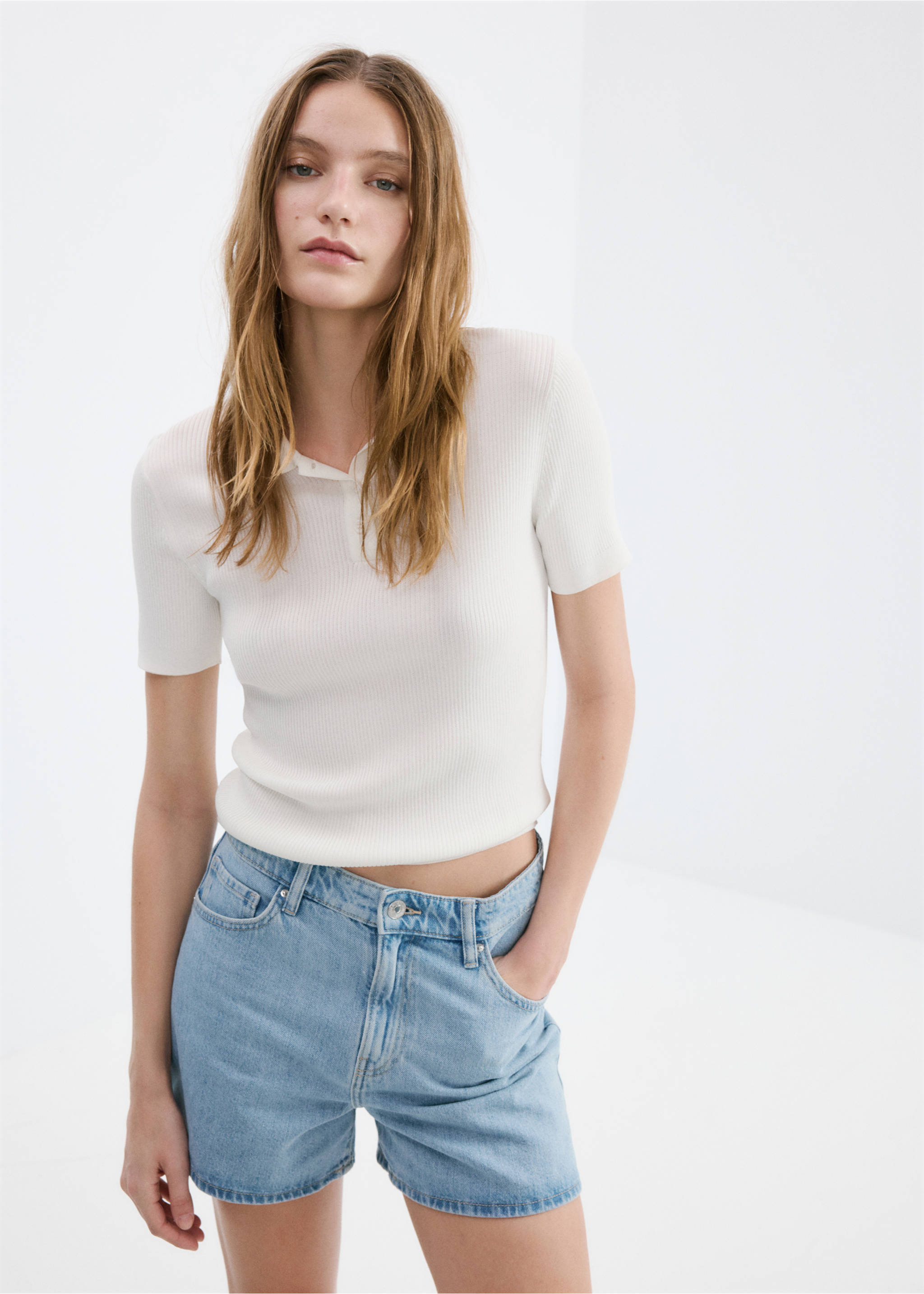 Shorts denim rectos tiro alto - Plano medio, Azul claro. Ref: 27033285-00.