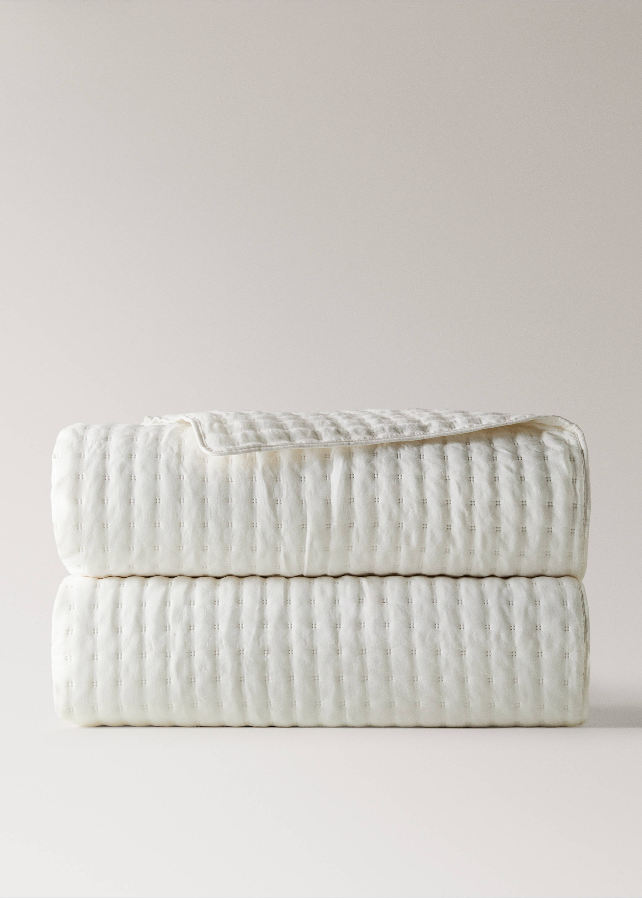 Micro-fibre bedspread for 180/200 cm bed - Article without model, Ecru. Ref: 27033286-00.