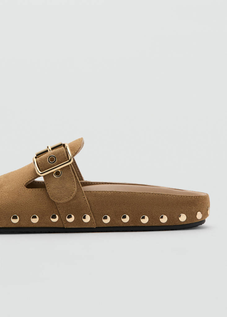 Studded leather shoes — Sand