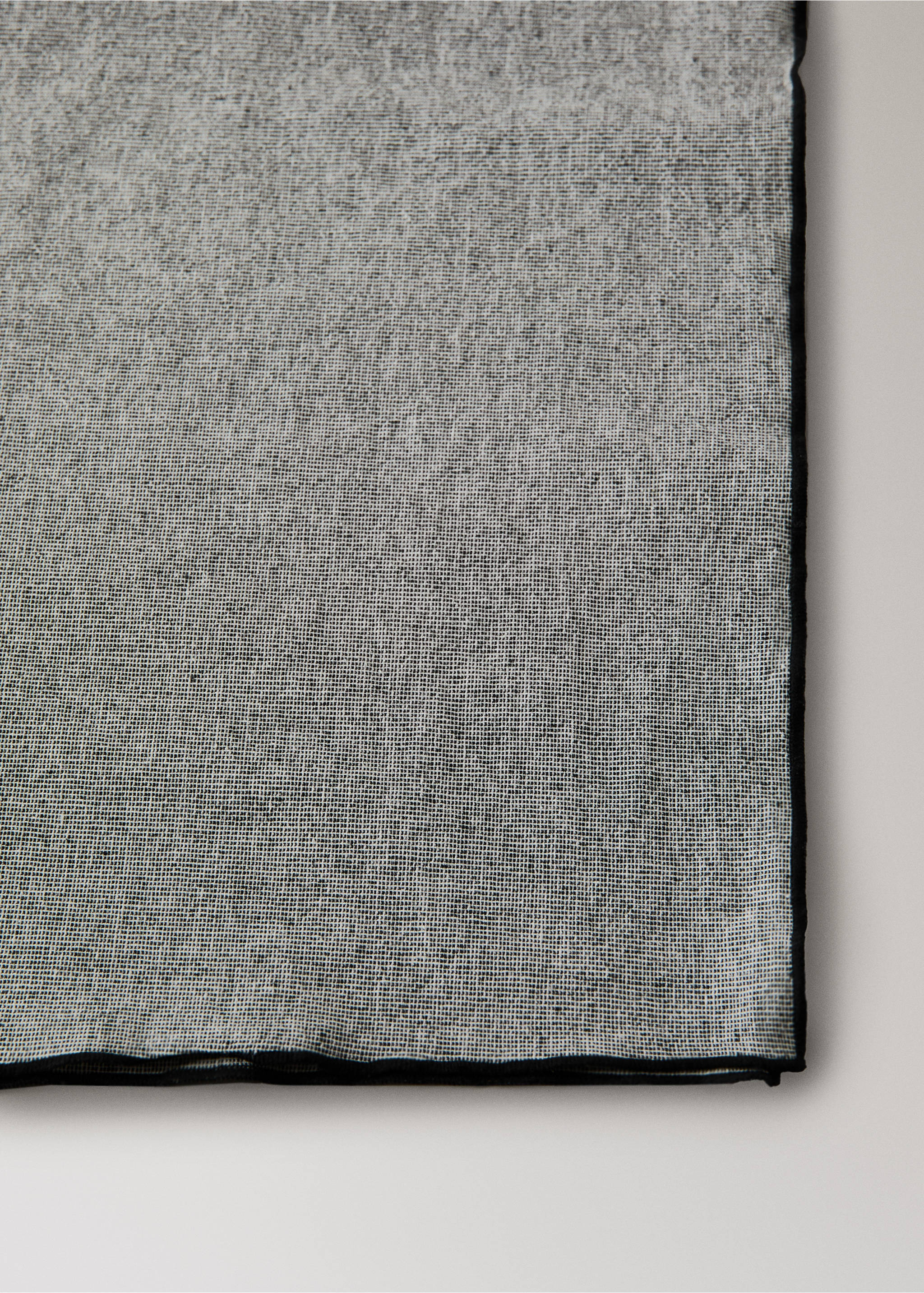 Chambray-effect cotton-linen tablecloth for 2 to 4 people - Details of the article 2, Grey. Ref: 27033291-00.