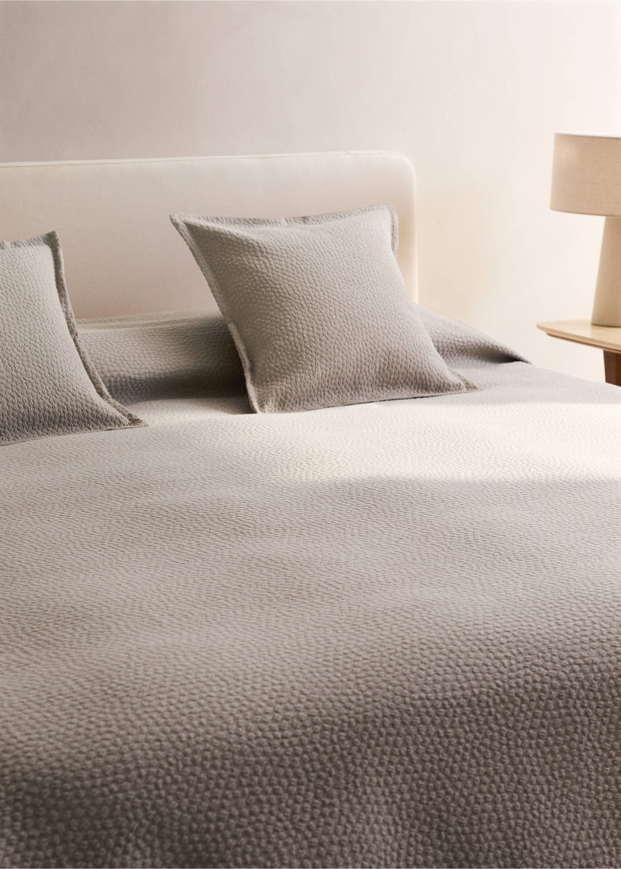 Jacquard cotton textured bedspread for 180/200 cm bed - Details of the article 7, Medium Brown. Ref: 27033293-00.
