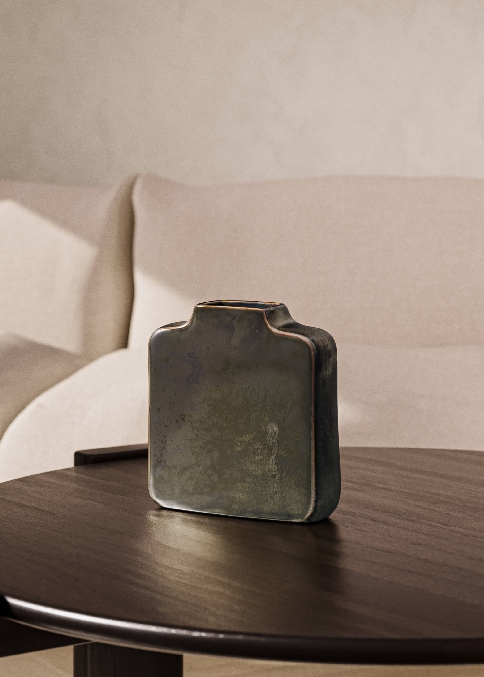 Reactive stoneware vase, low - General plane