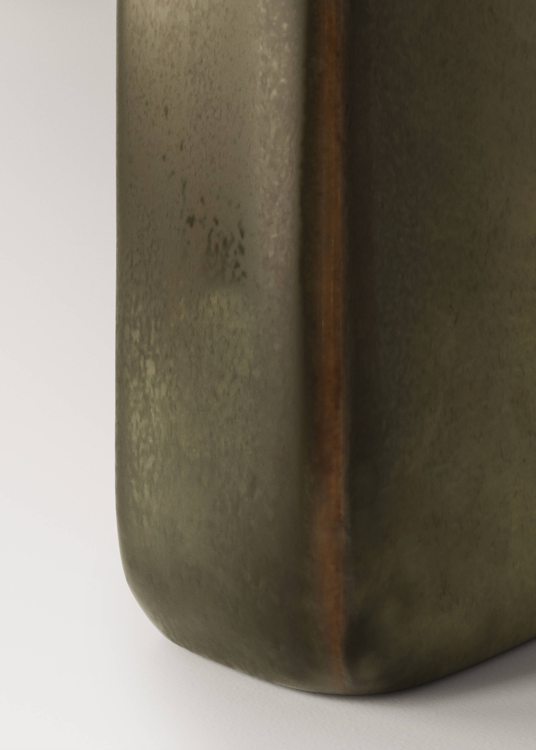 Reactive stoneware vase, low - Details of the article 2