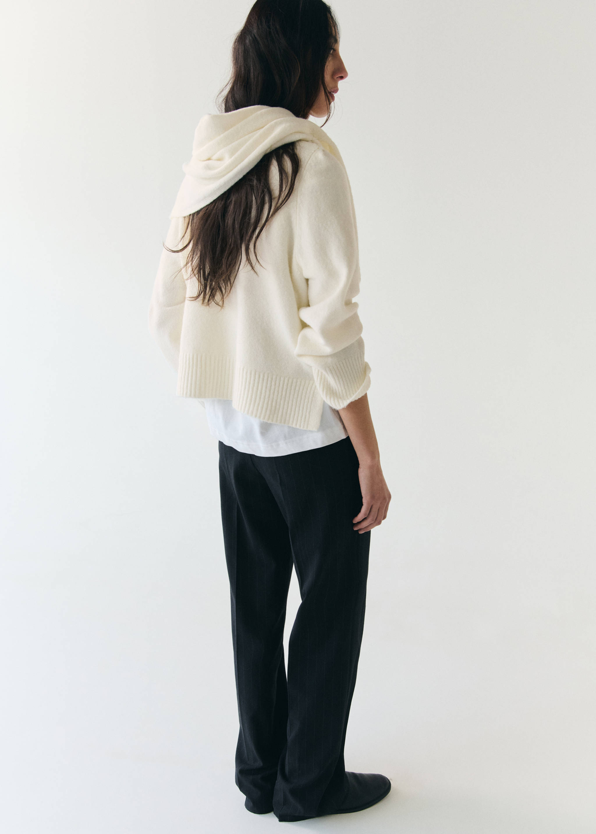 Knitted sweater with scarf - Reverse of the article