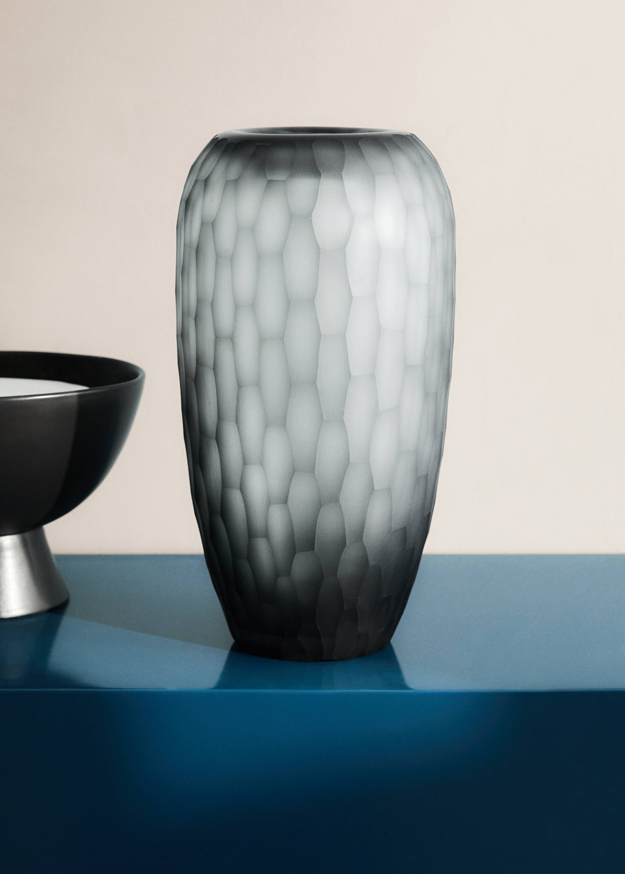 Cut glass vase - General plane