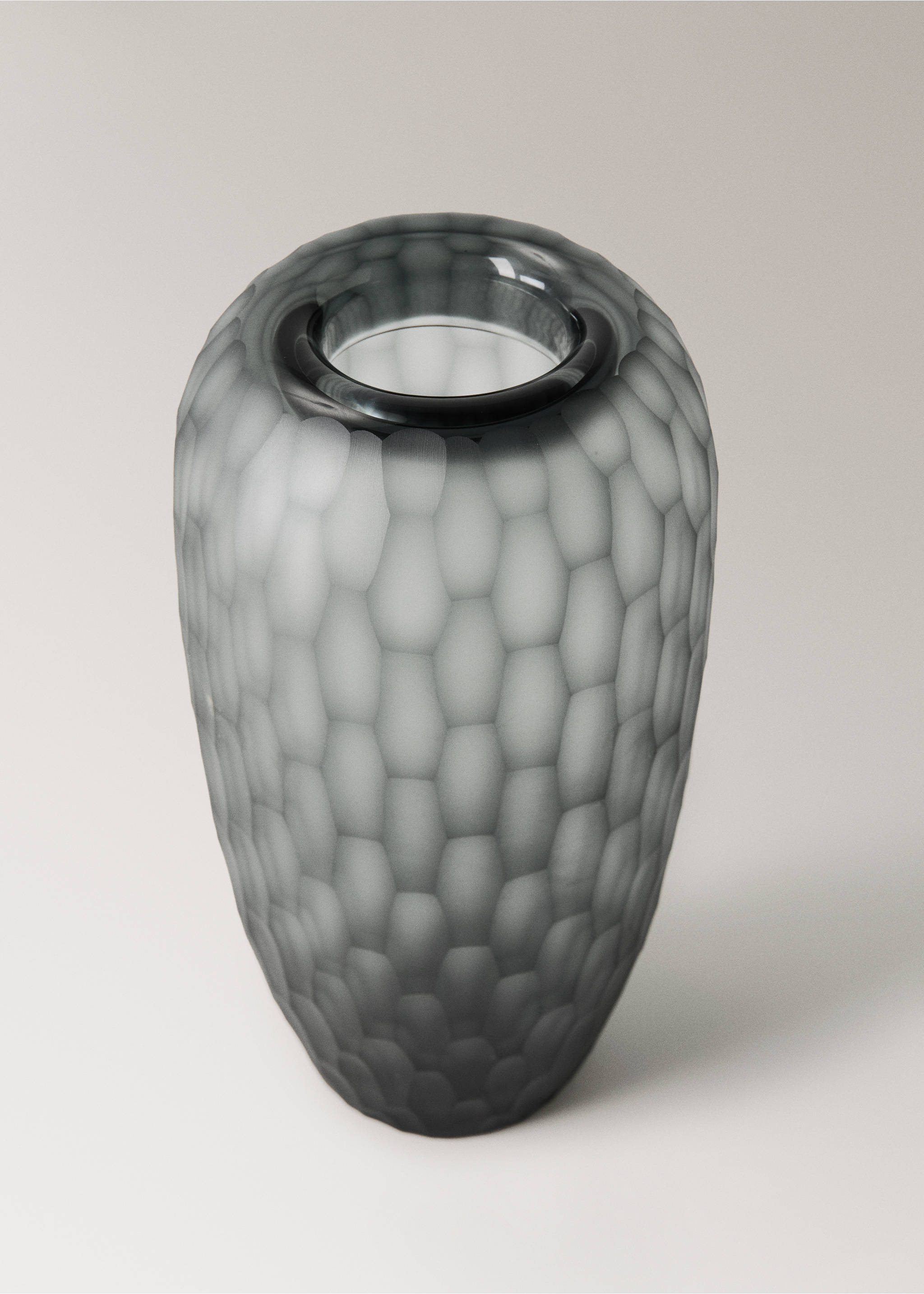 Cut glass vase - Details of the article 1, Black. Ref: 27033302-00.
