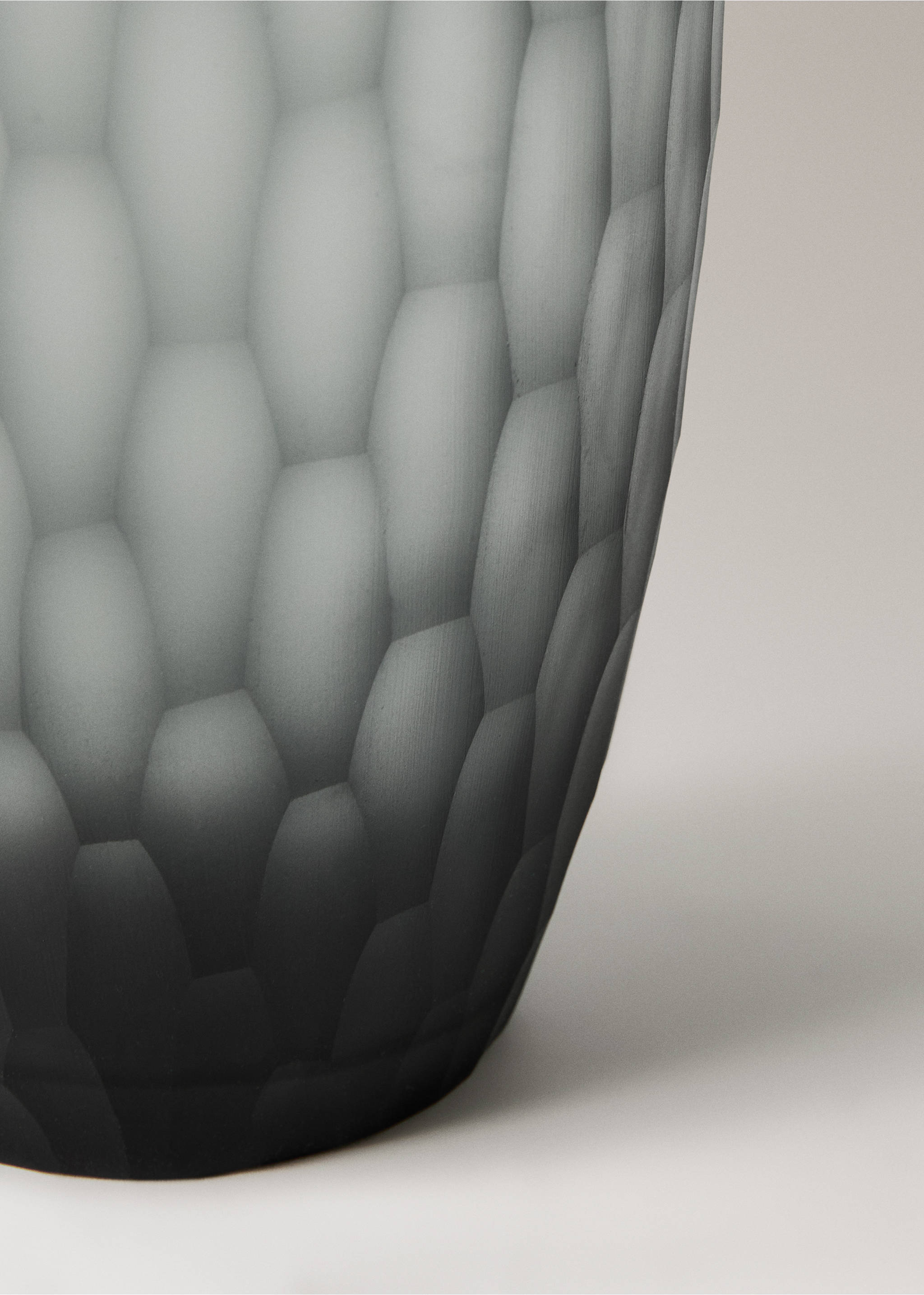 Cut glass vase - Details of the article 2, Black. Ref: 27033302-00.