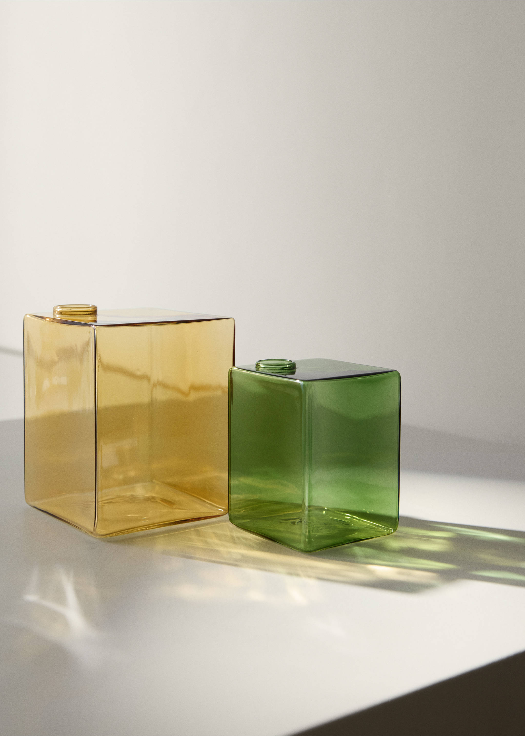 Extra-small borosilicate vase - General plane, Pastel Green. Ref: 27033303-00.