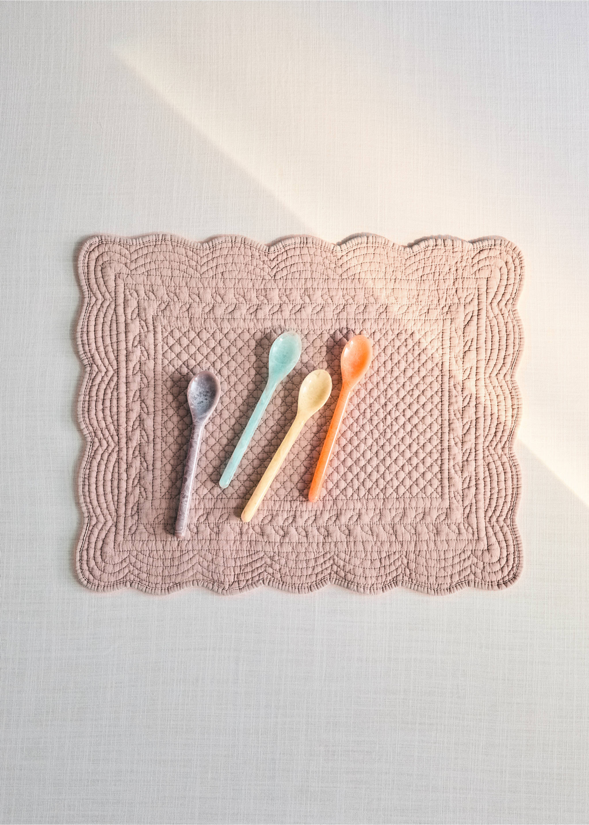 Quilted placemat with rectangular wave effect design - General plane, Pink. Ref: 27033304-00.