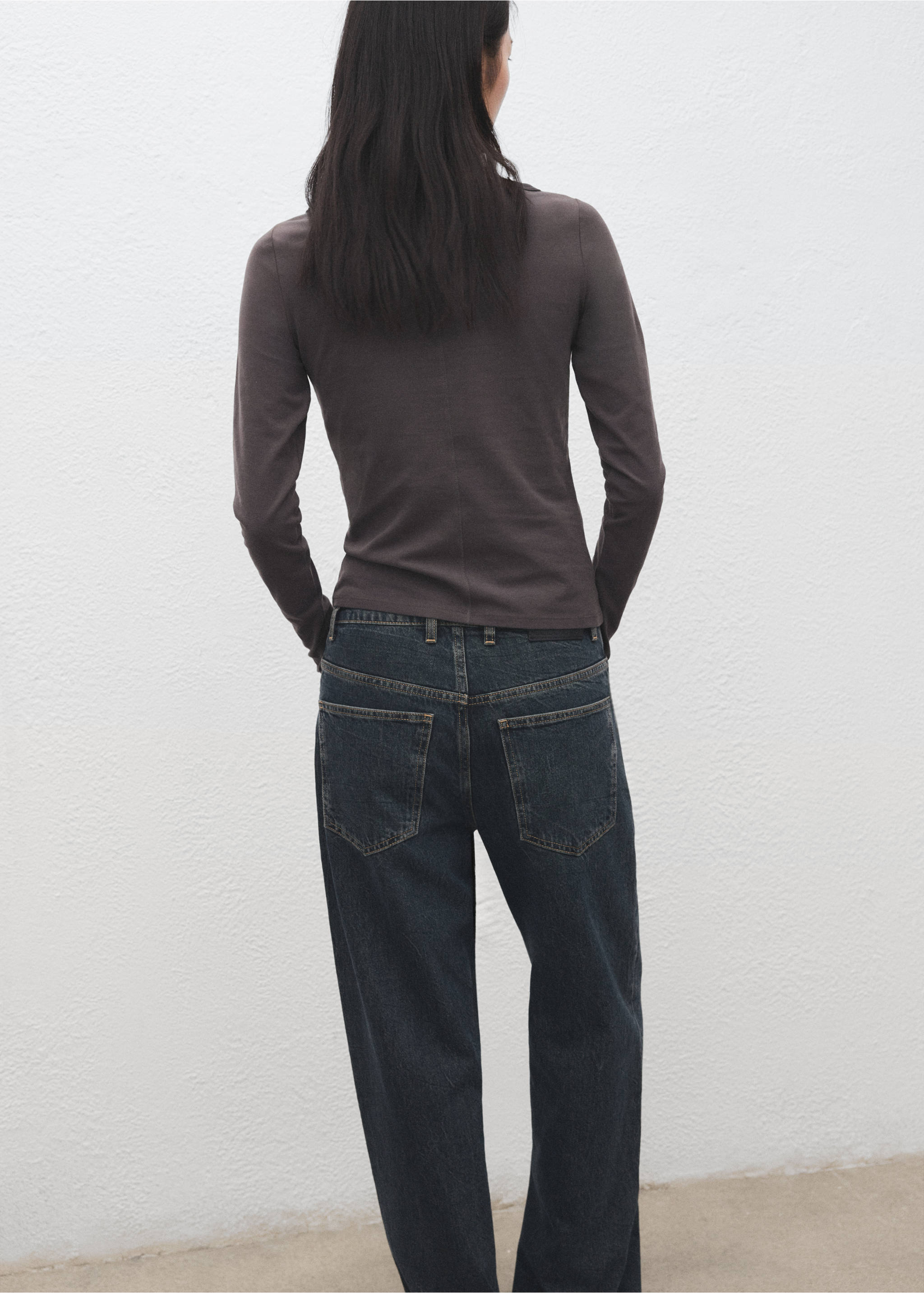 เสื้อยืดคอปาดผ้าฝ้าย - ด้านหลังของสินค้า, สีดำถ่าน. Ref: 27033306-00.