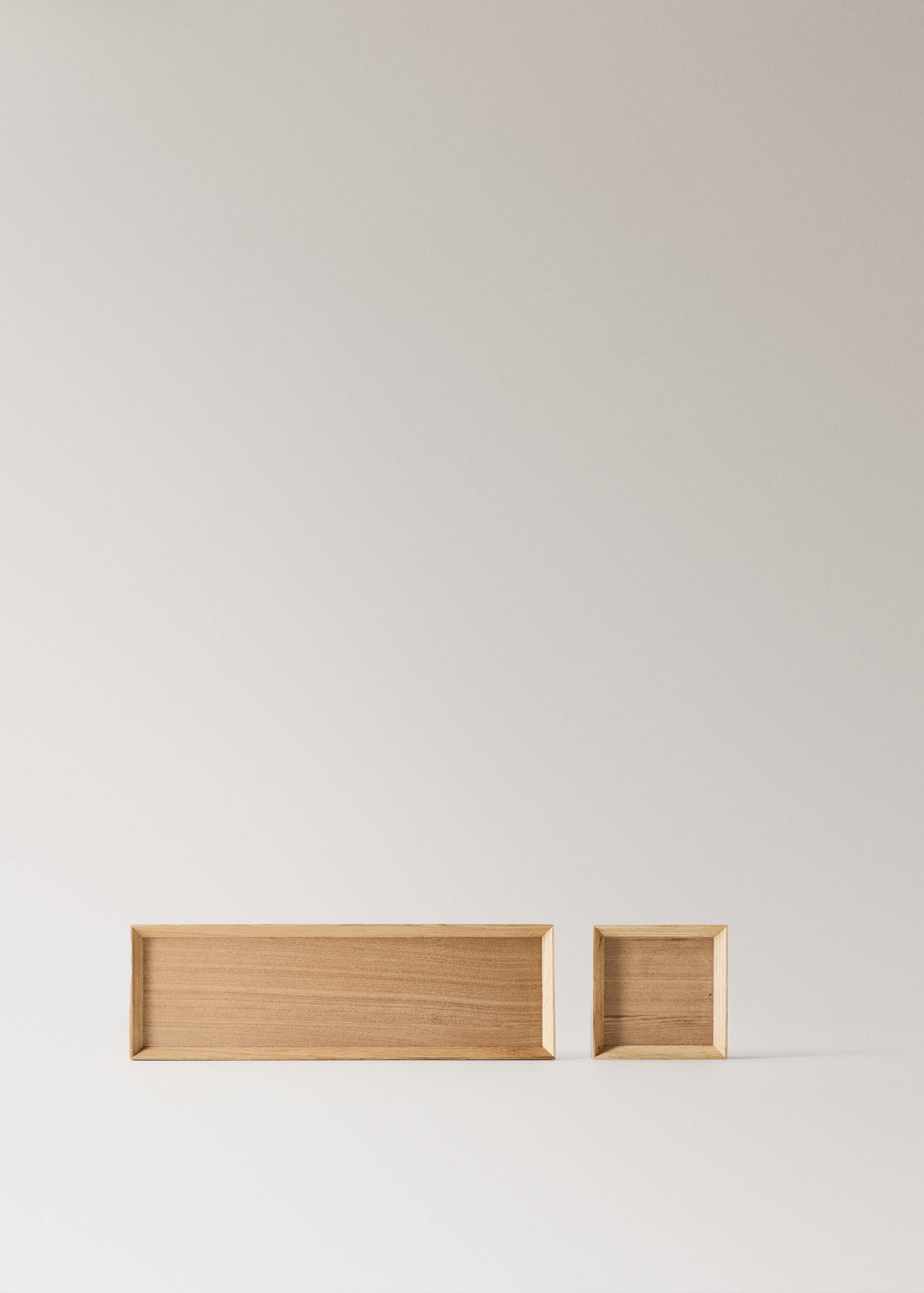 Small rectangular decorative tray in oak wood - Details of the article 3