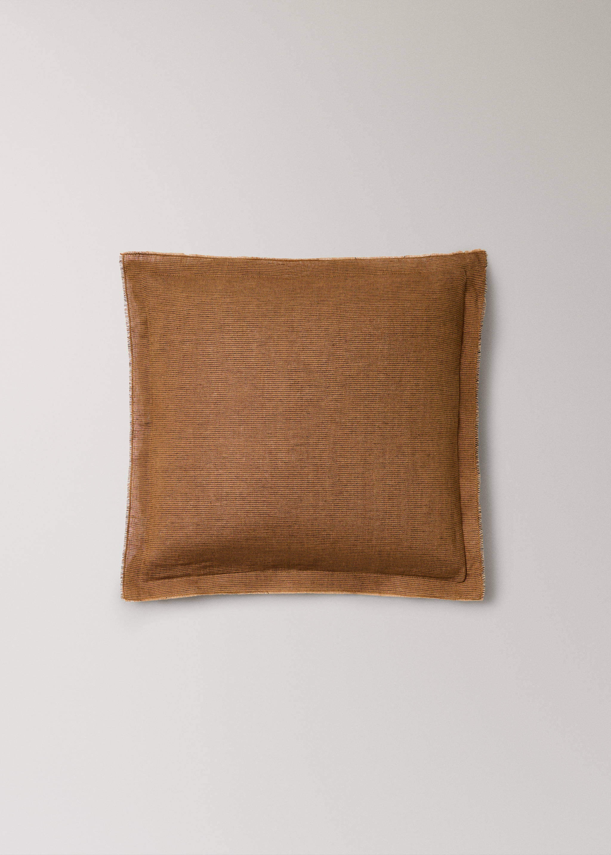 Linen cushion cover with topstitch finish 50x50 cm - Article without model