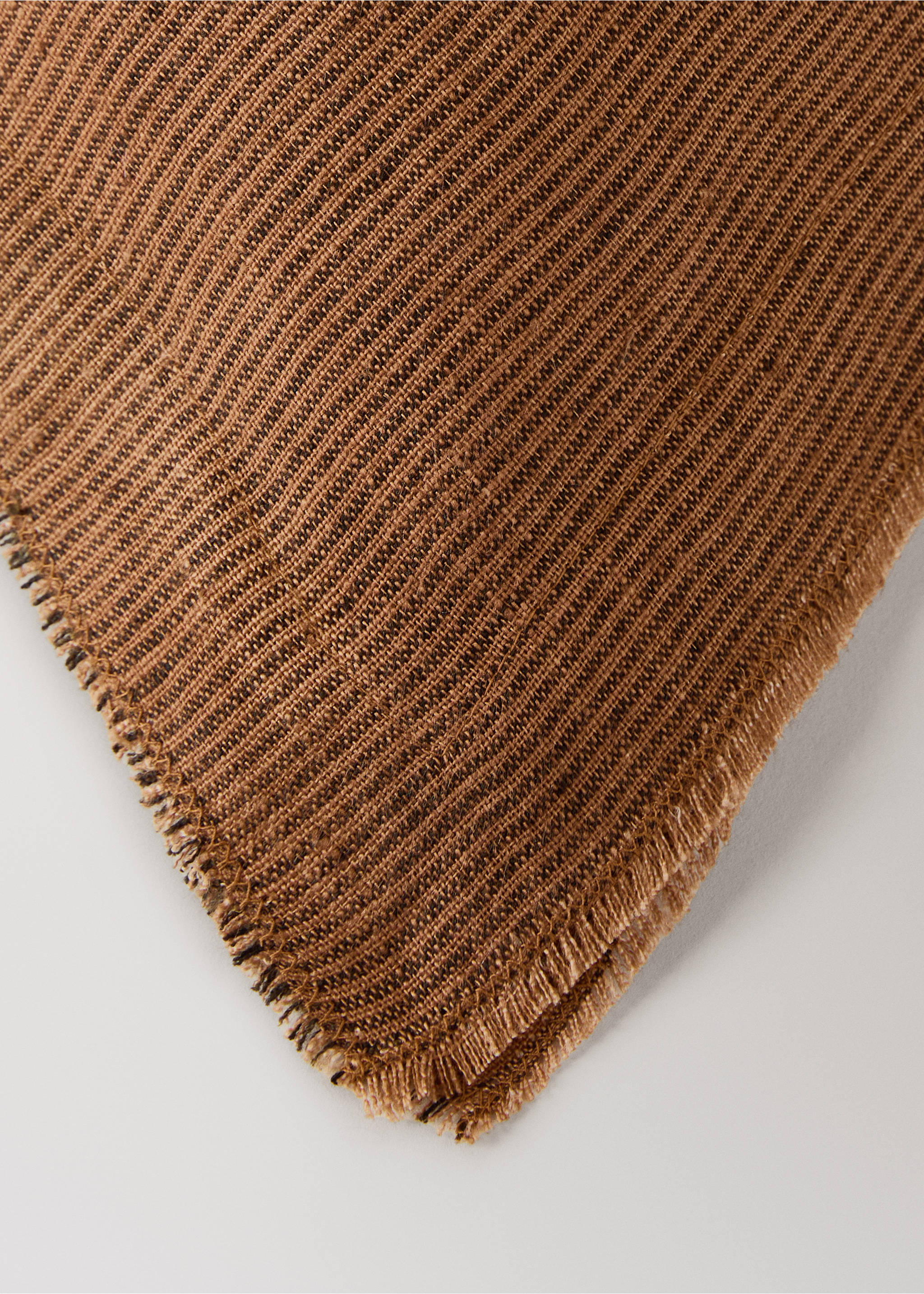 Linen cushion cover with topstitch finish 50x50 cm - Details of the article 1, Orange. Ref: 27033317-00.