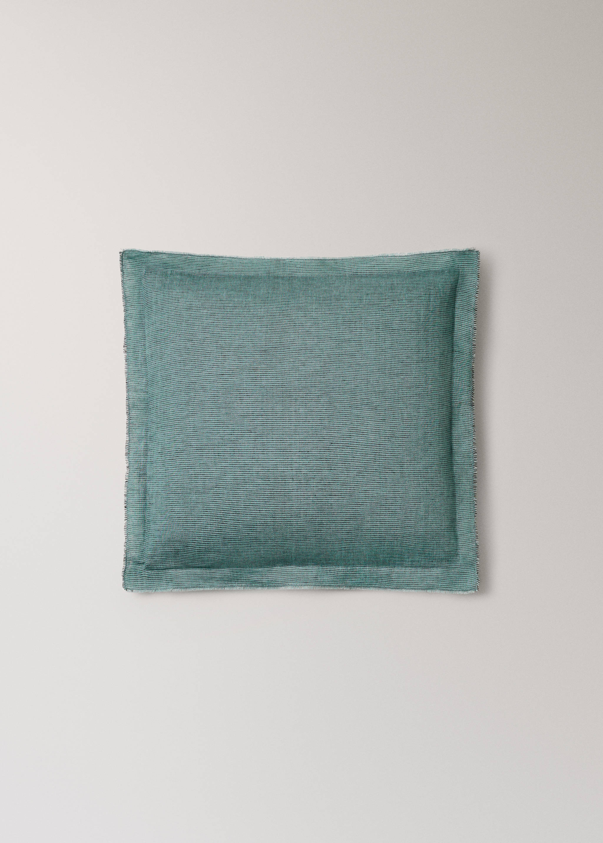 Linen cushion cover with topstitch finish 50x50 cm - Article without model