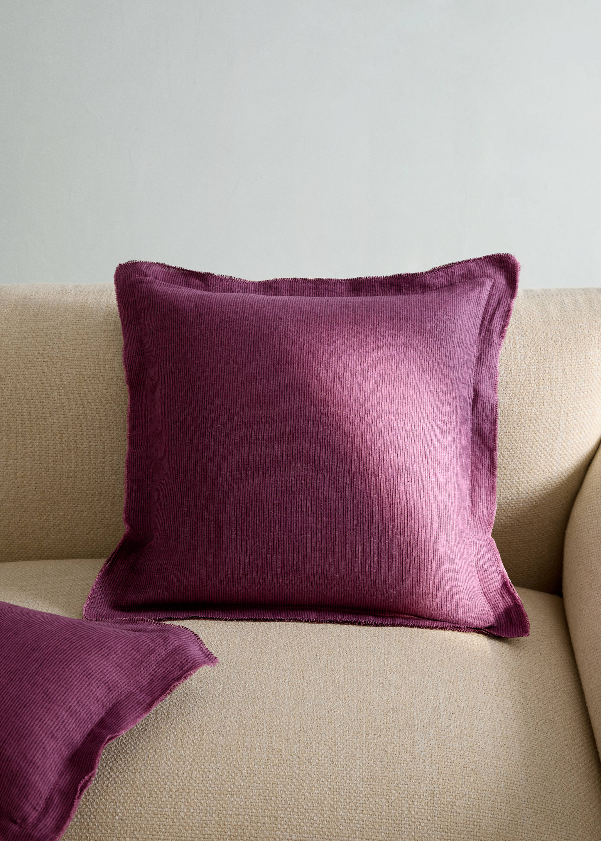 Linen cushion cover with topstitch finish 50x50 cm - General plane