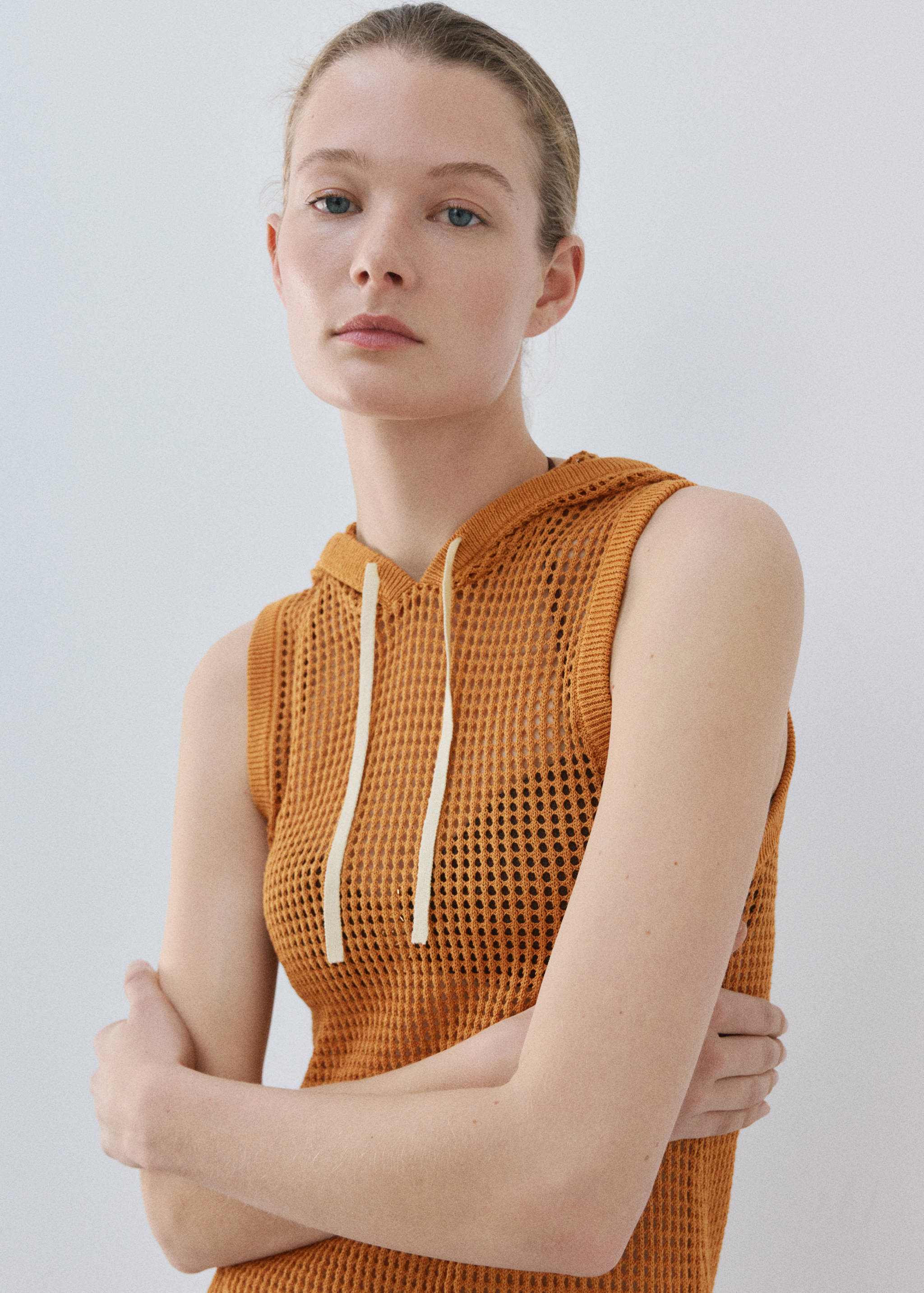 Red hoodie dress - Details of the article 1