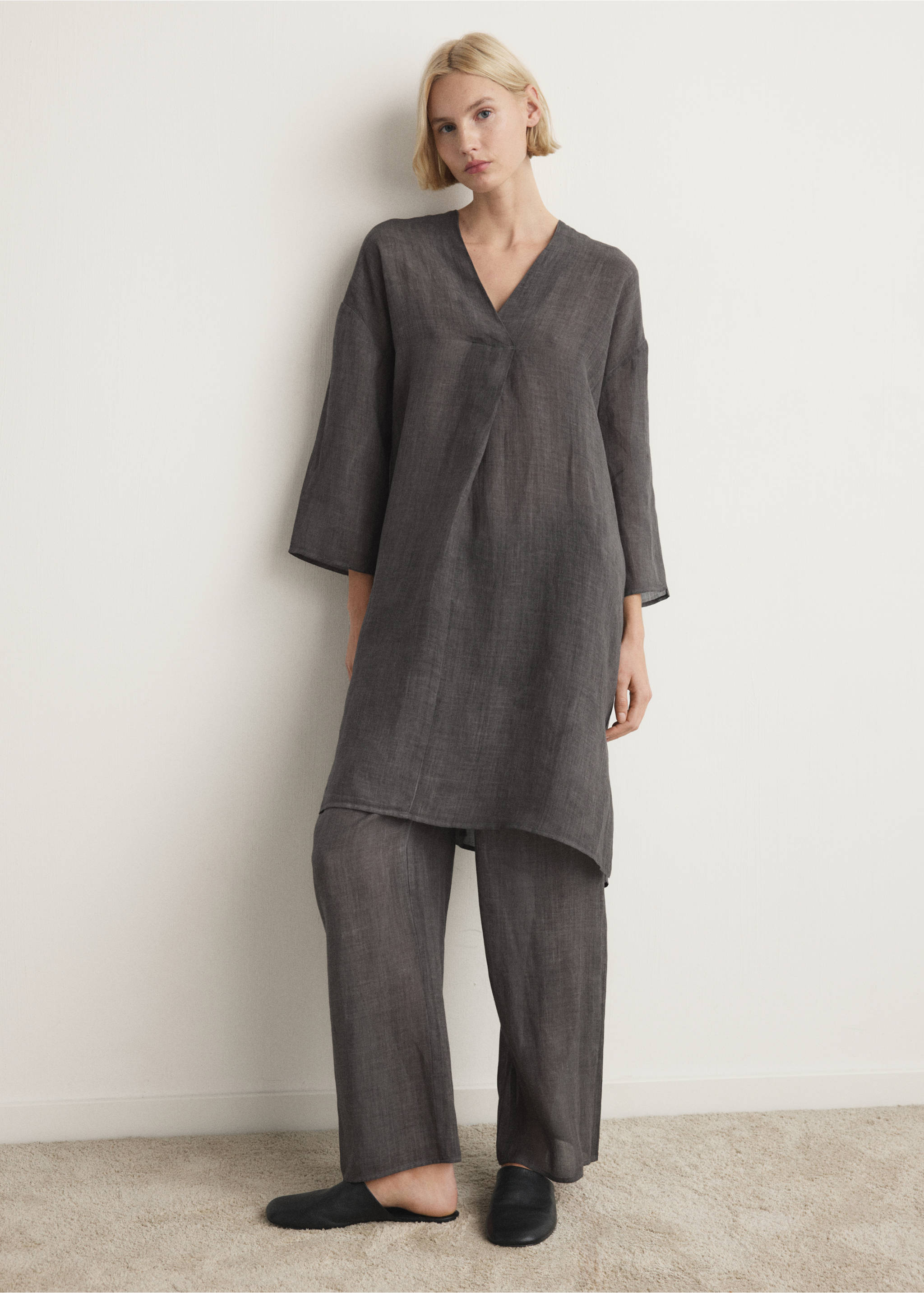Kaftan i 100% ramie med overdyed effekt - Total bildeutsnitt, Kull. Ref: 27033321-00.