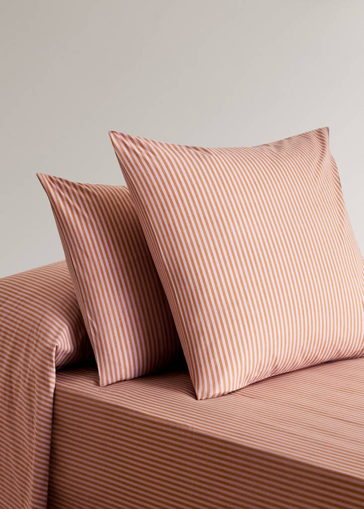 Two 200-thread count cotton percale pillowcases with small stripe 60x60 cm — Peach