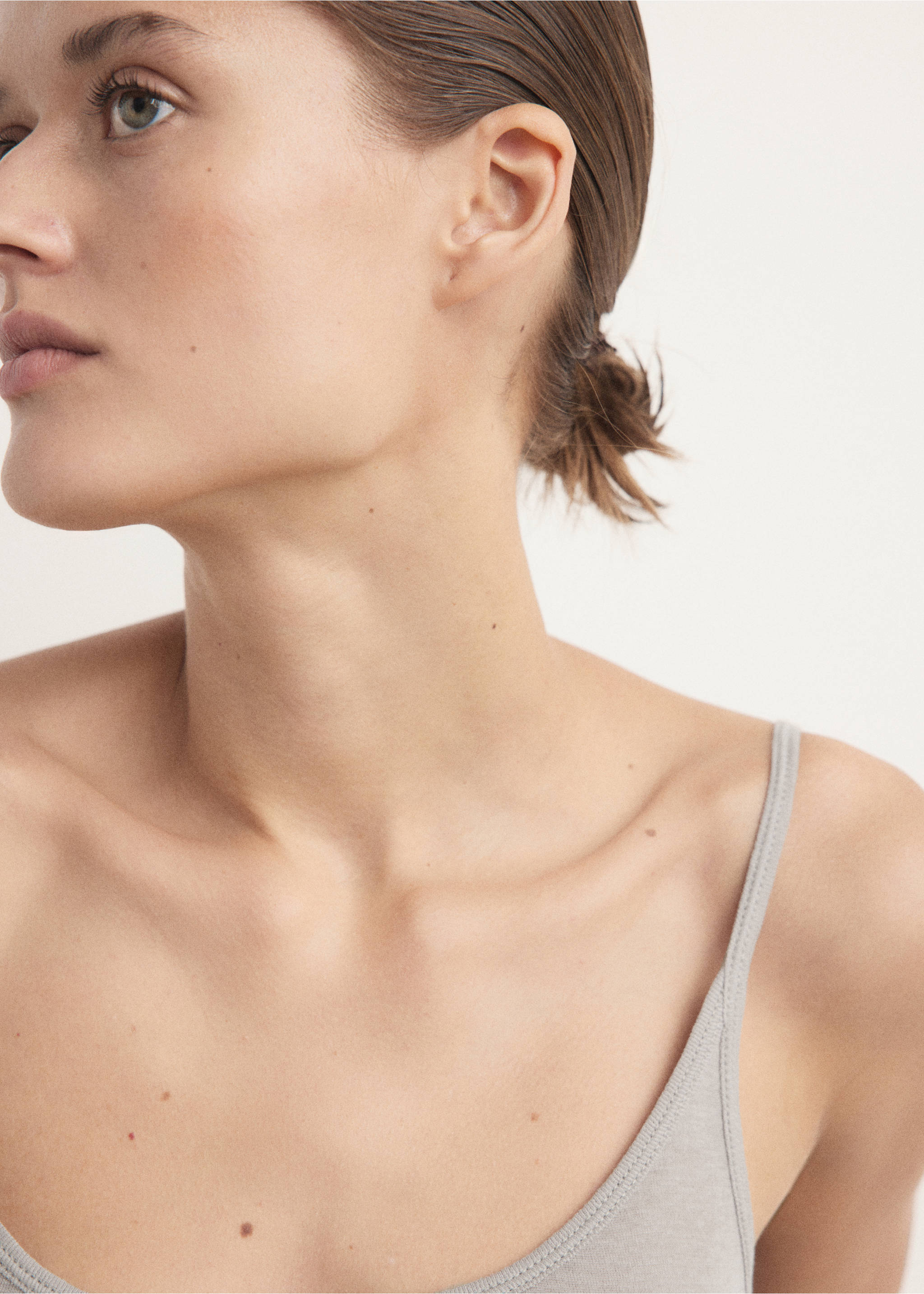 Cotton top with straps - Details of the article 1, Light/Pastel Grey. Ref: 27033334-00.