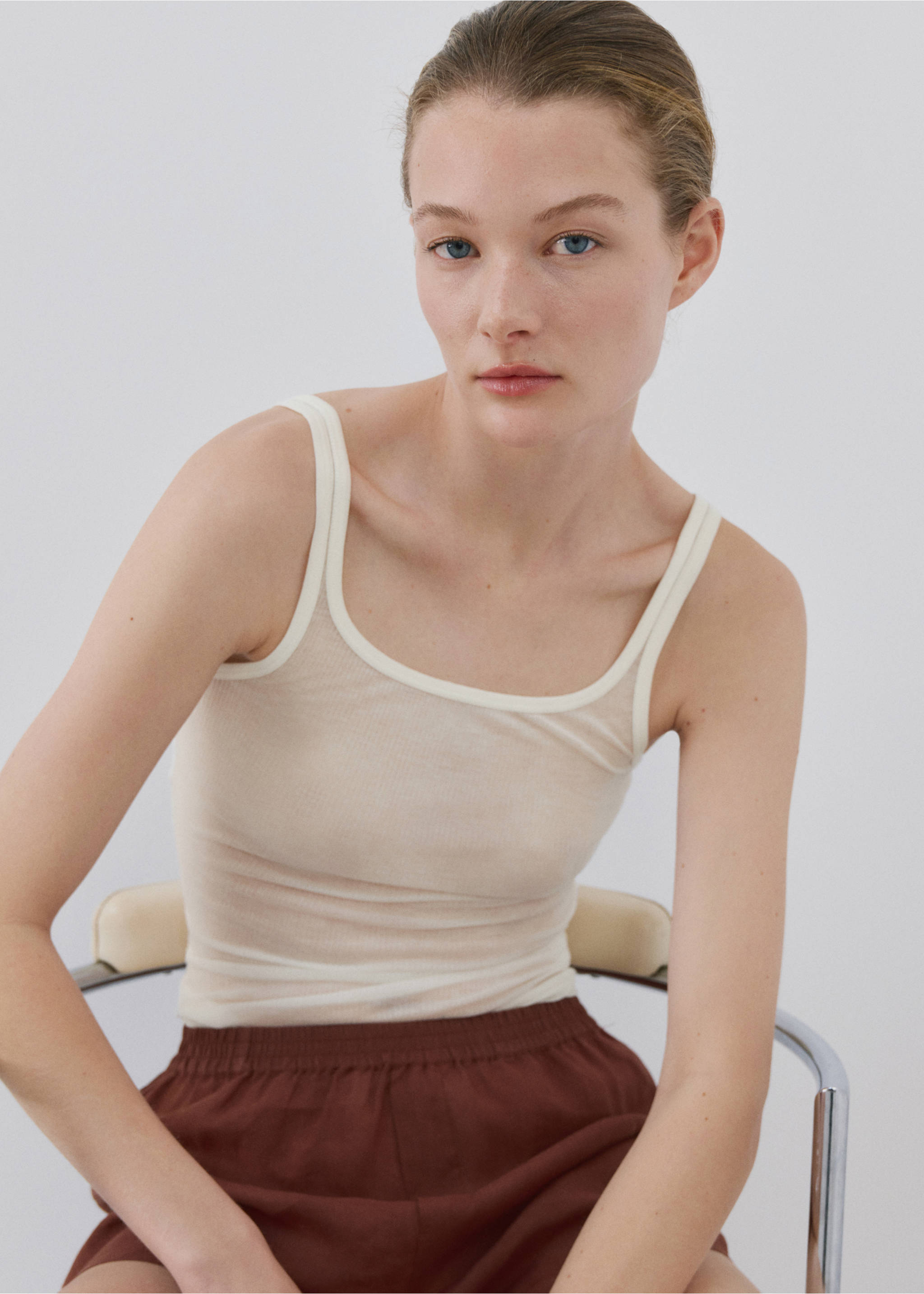 Seamless lyocell wool top - Details of the article 2, Ivory White. Ref: 27033337-00.