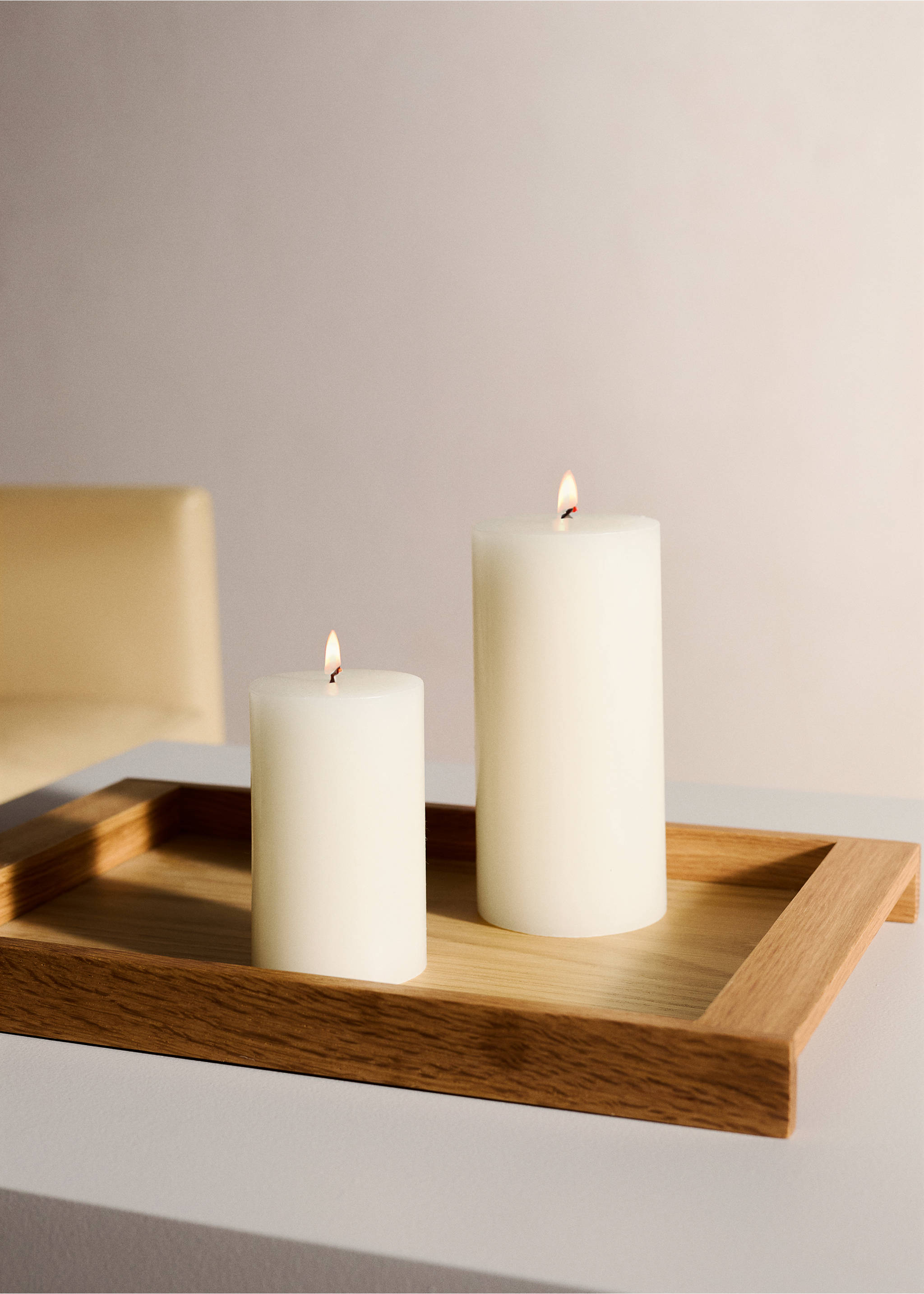 Small cylindrical decorative candle - General plane, Off White. Ref: 27033339-00.