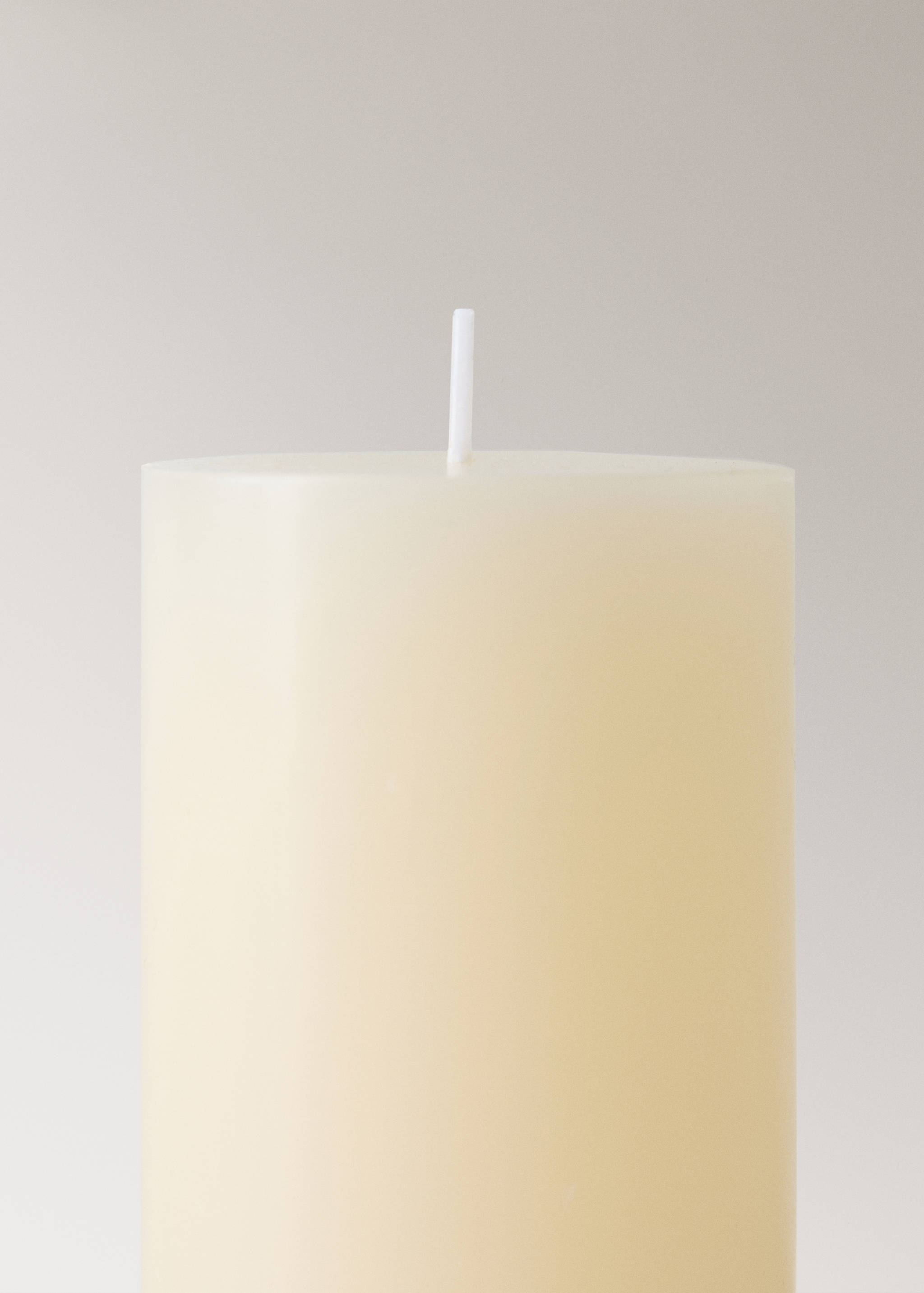 Small cylindrical decorative candle - Details of the article 1